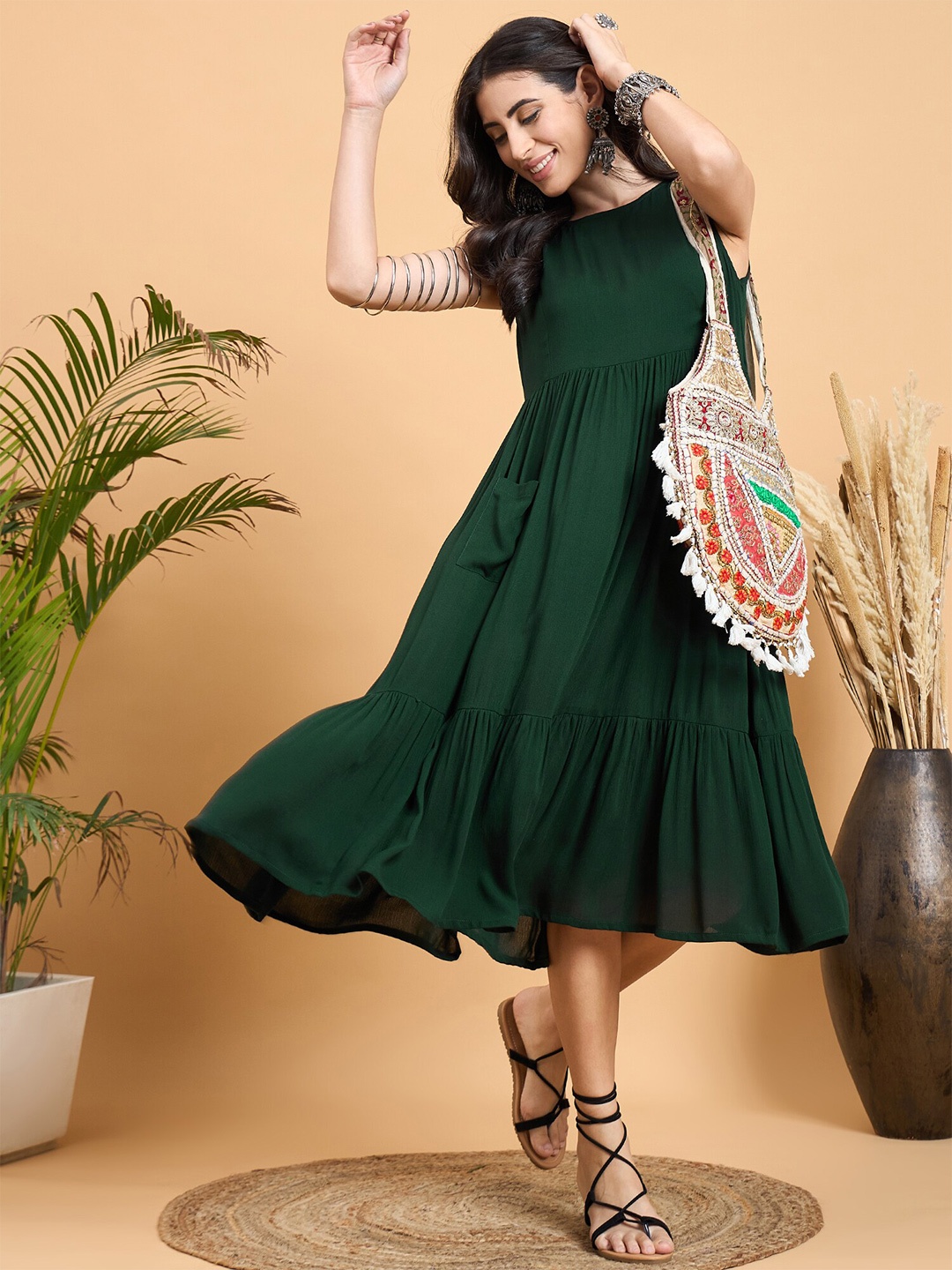 

InWeave A-Line Midi Dress with Front Side Pokets, Green