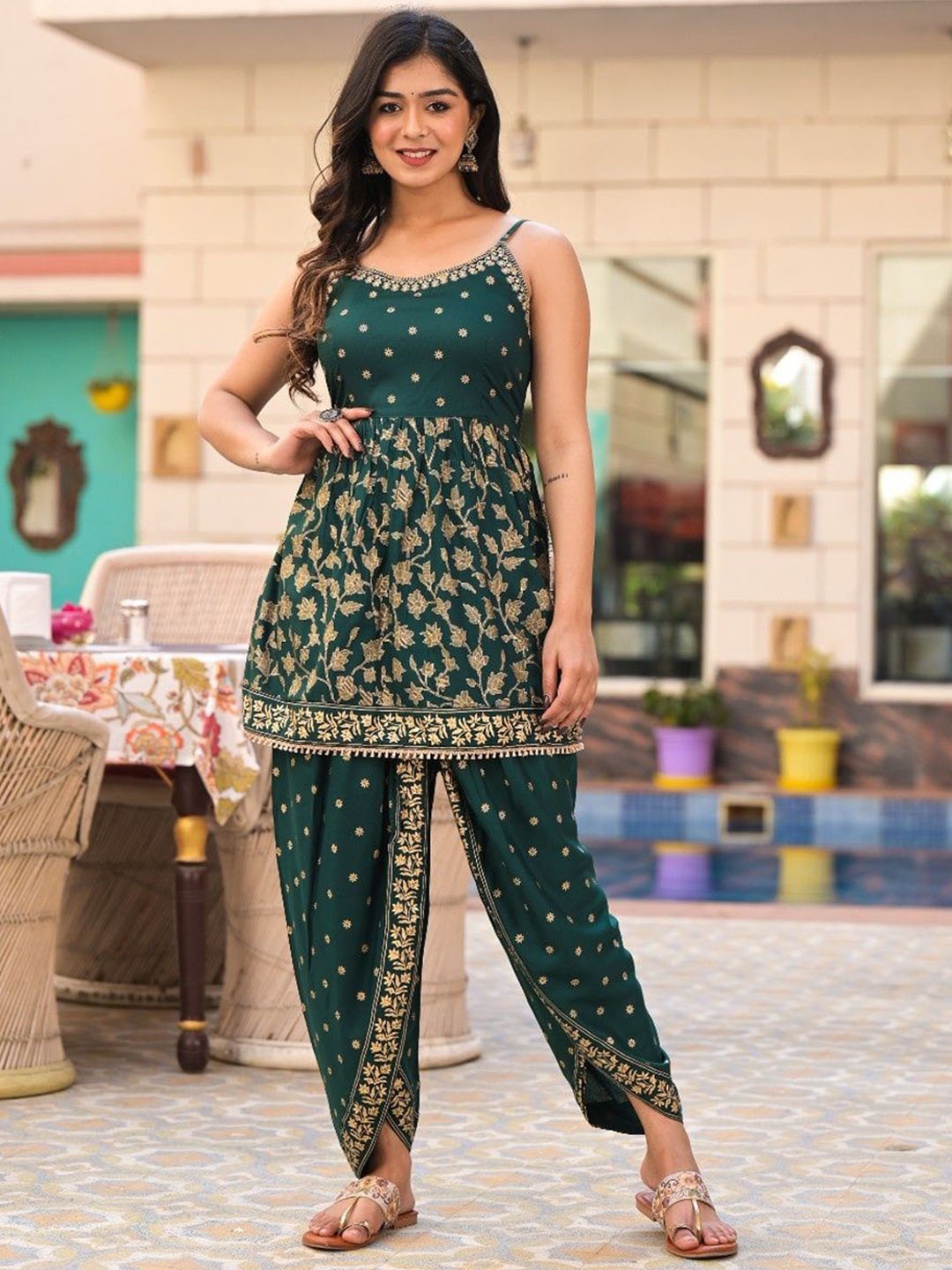 

Sangria Floral Printed Sleeveless Kurta With Dhoti Pant & Dupatta, Green