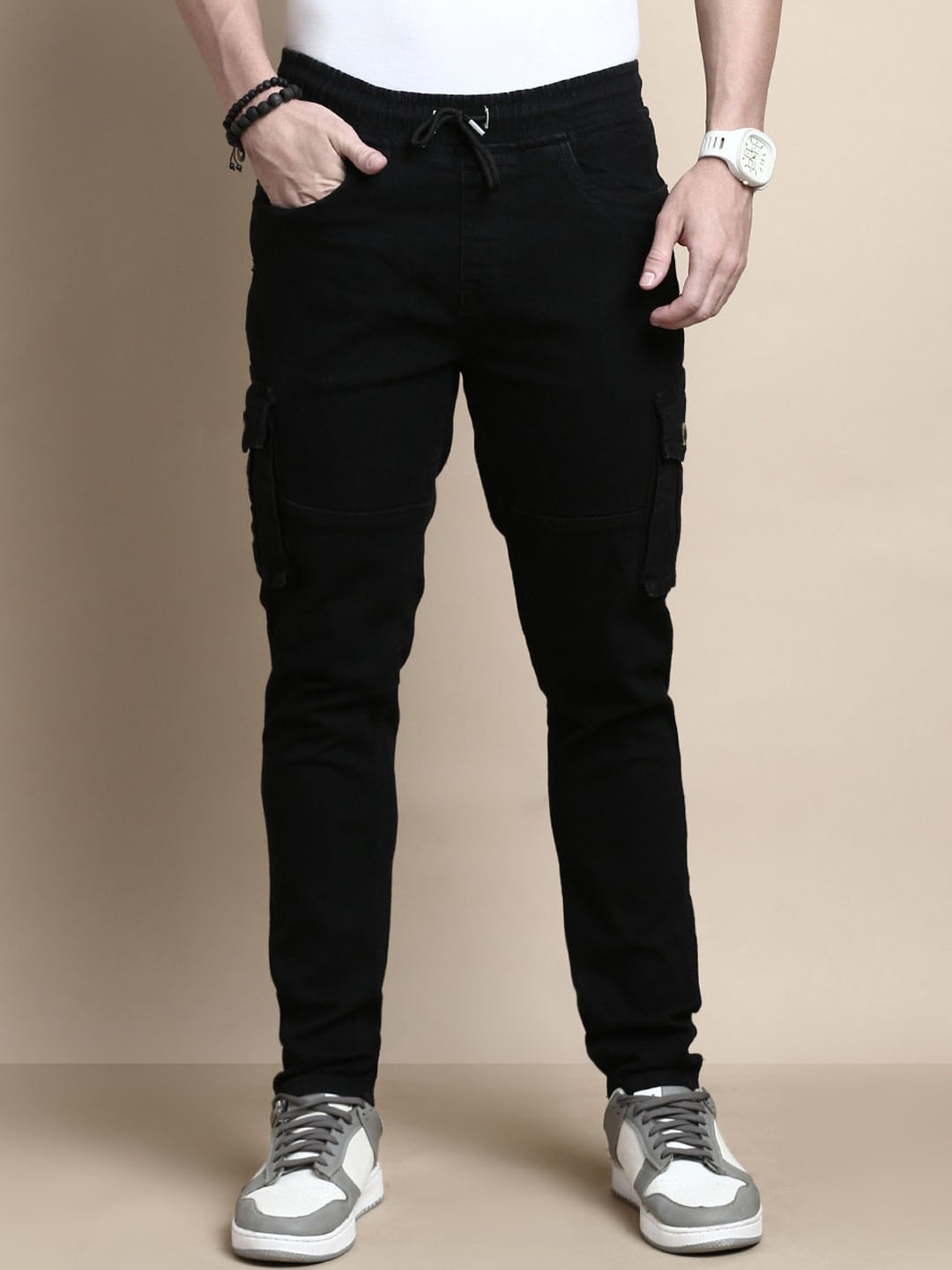 

Chennis Men Mid raise Cargo Tapered Fit Stretchable Jeans, Black
