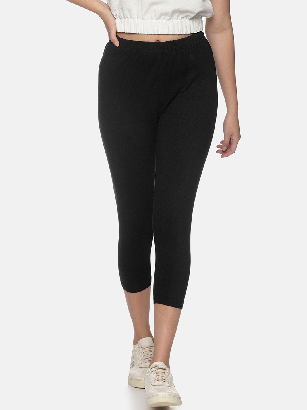 

NOT YET by us Women Mid-Rise Slim Fit Capris, Black
