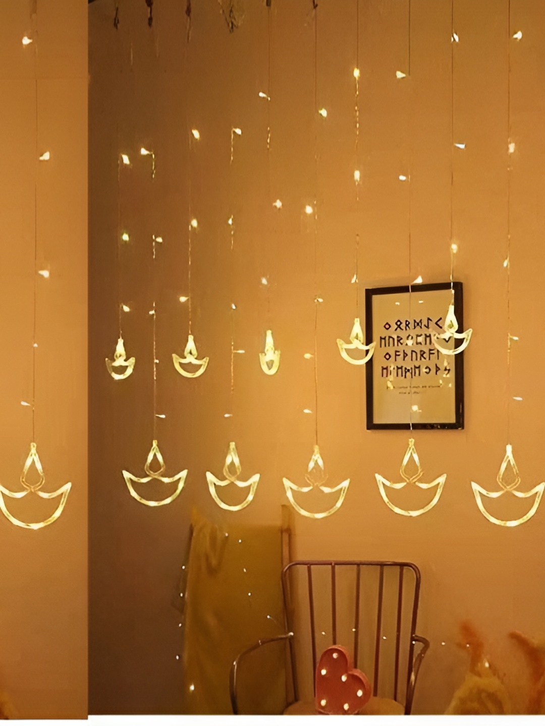 

SPARK WORLD Yellow Moon Shaped String Lights