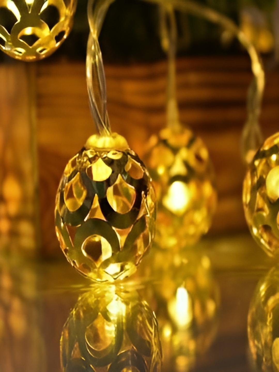 

SPARK WORLD Yellow LED String Lights, Gold