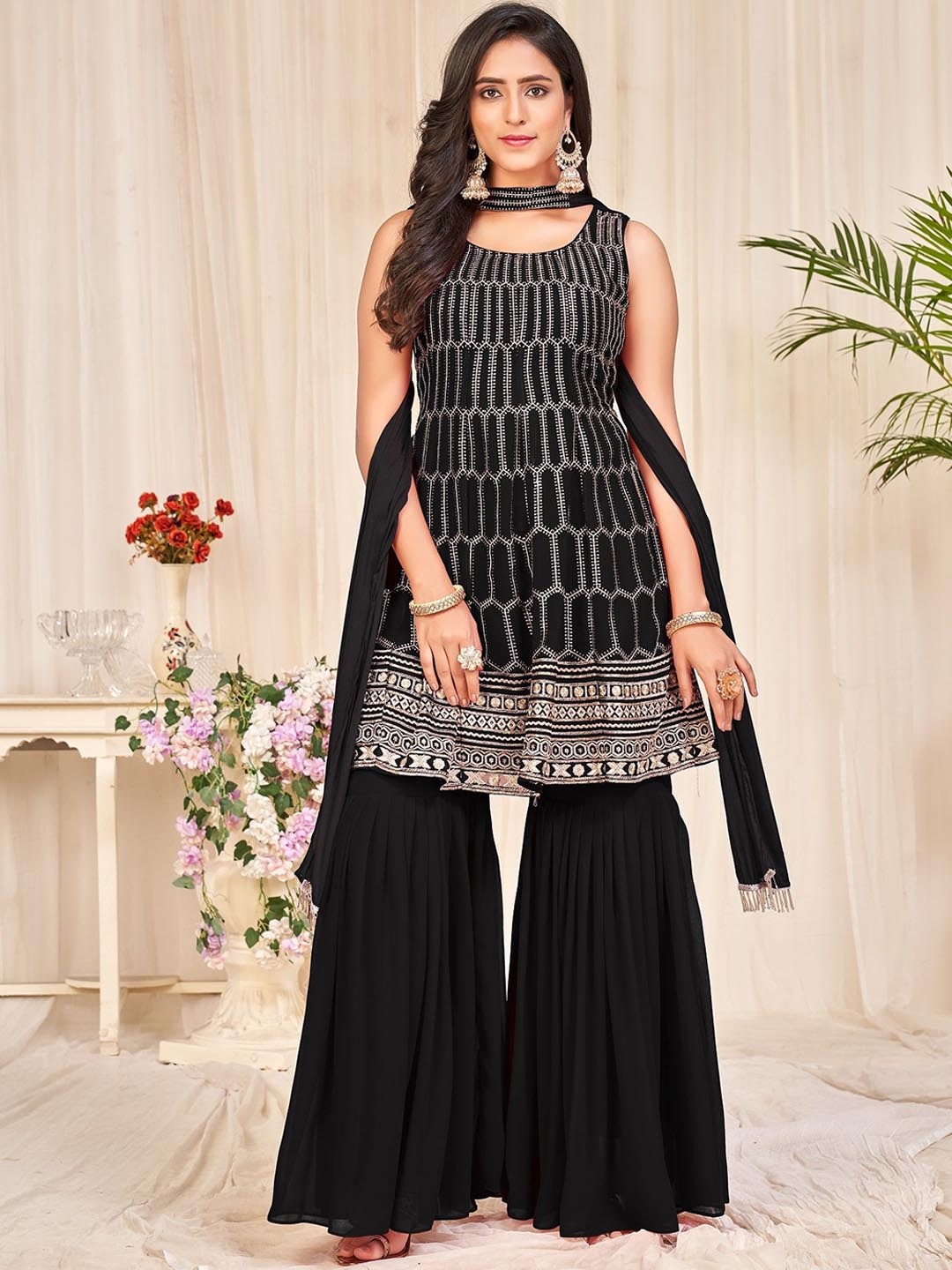 

Warthy Ent Embroidered Unstitched Dress Material, Black