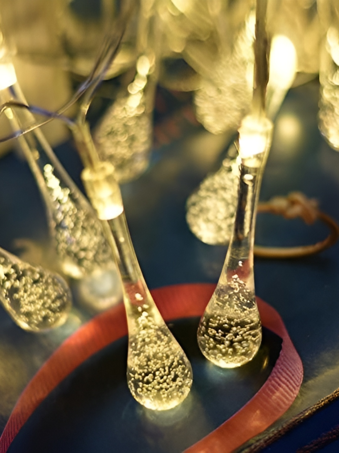 

SPARK WORLD Yellow Teardrop Shaped String Lights