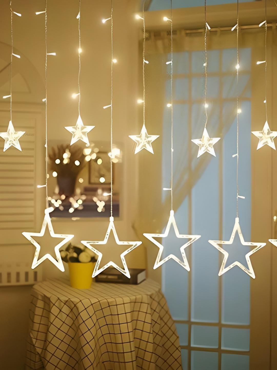 

SPARK WORLD 138 Yellow Star Shaped LED String Lights