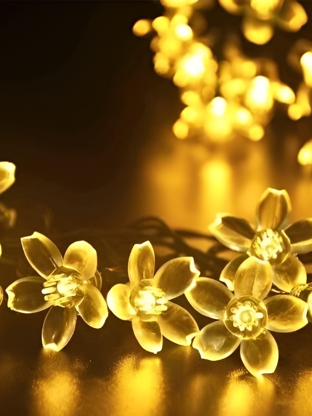 

SPARK WORLD Yellow Flower Shaped String Lights