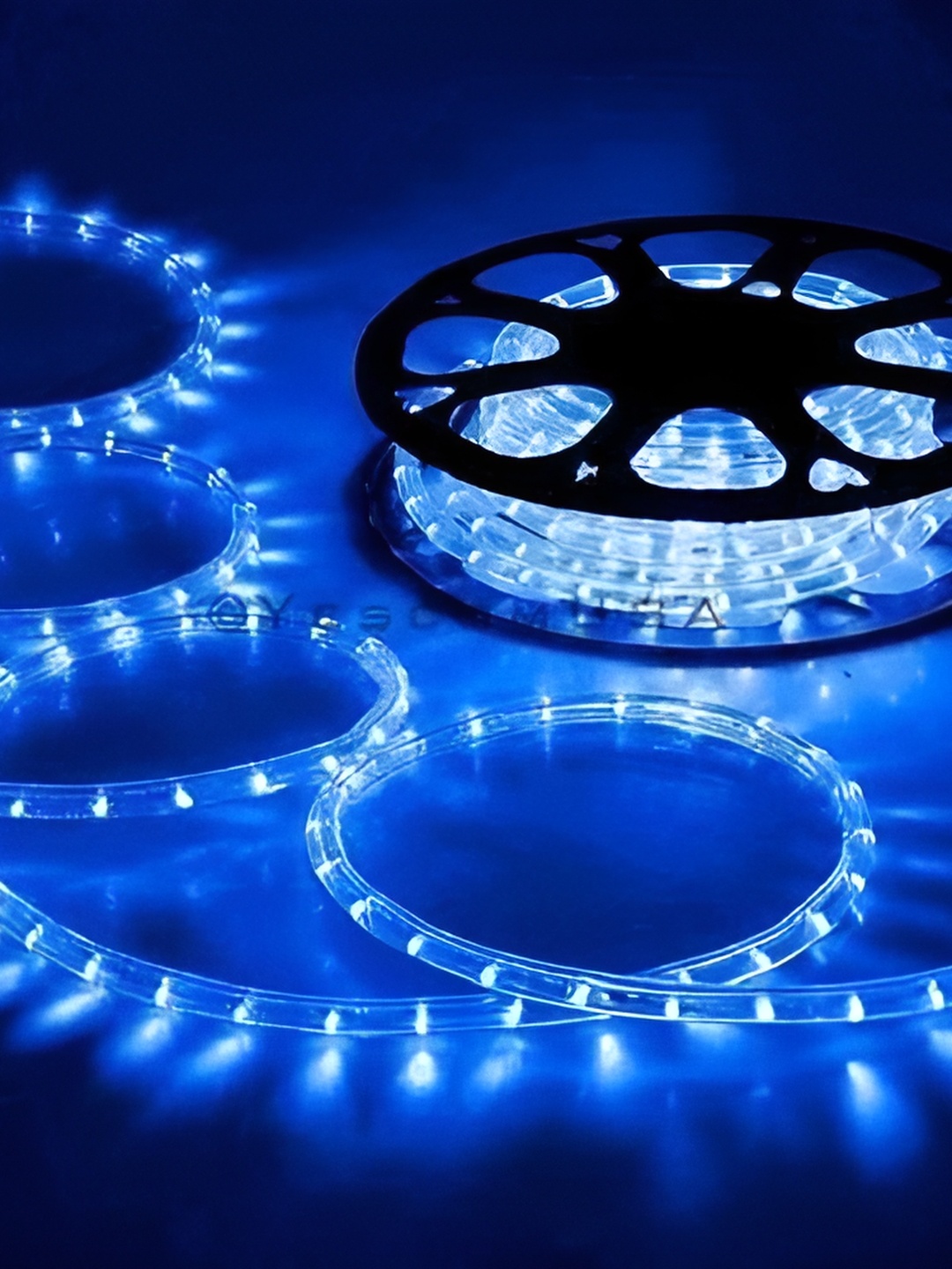 

SPARK WORLD Blue Rice-Shaped Rope String Lights