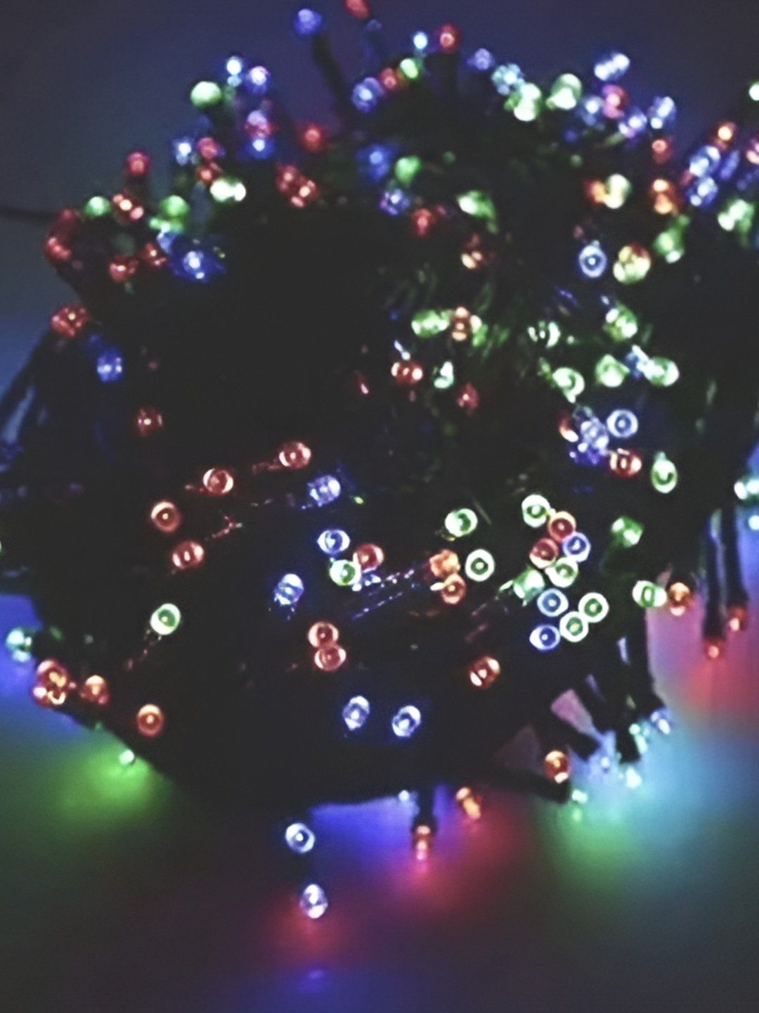 

SPARK WORLD Red & Green Rice Shaped Bulb String Lights