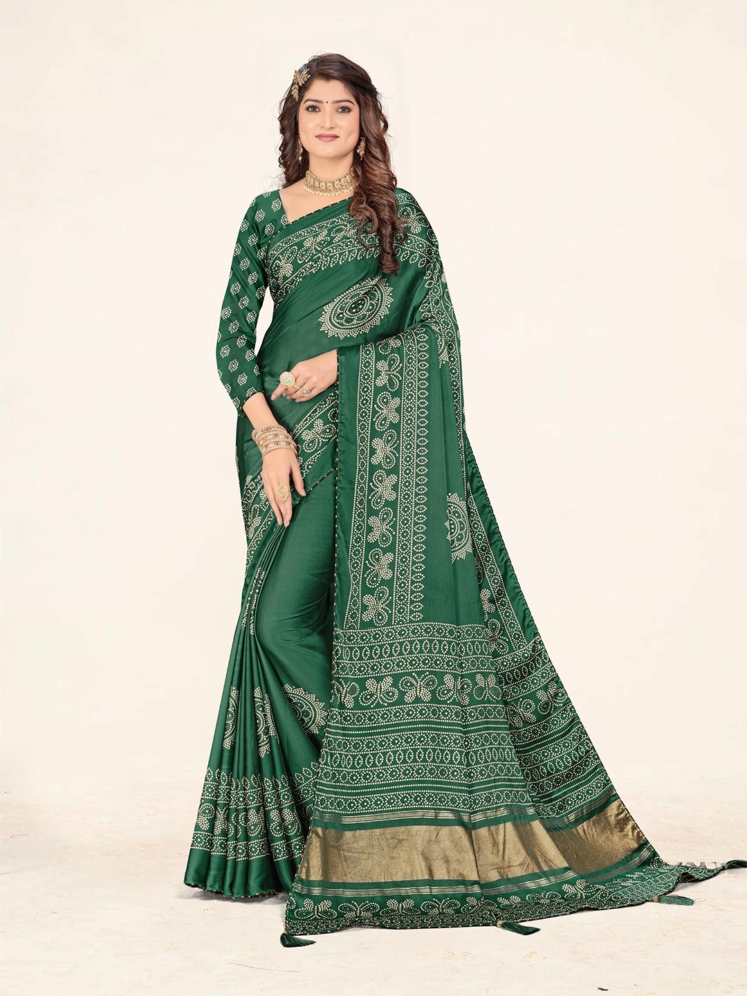 

TINA FASHION Ethnic Motifs Printed Saree, Green