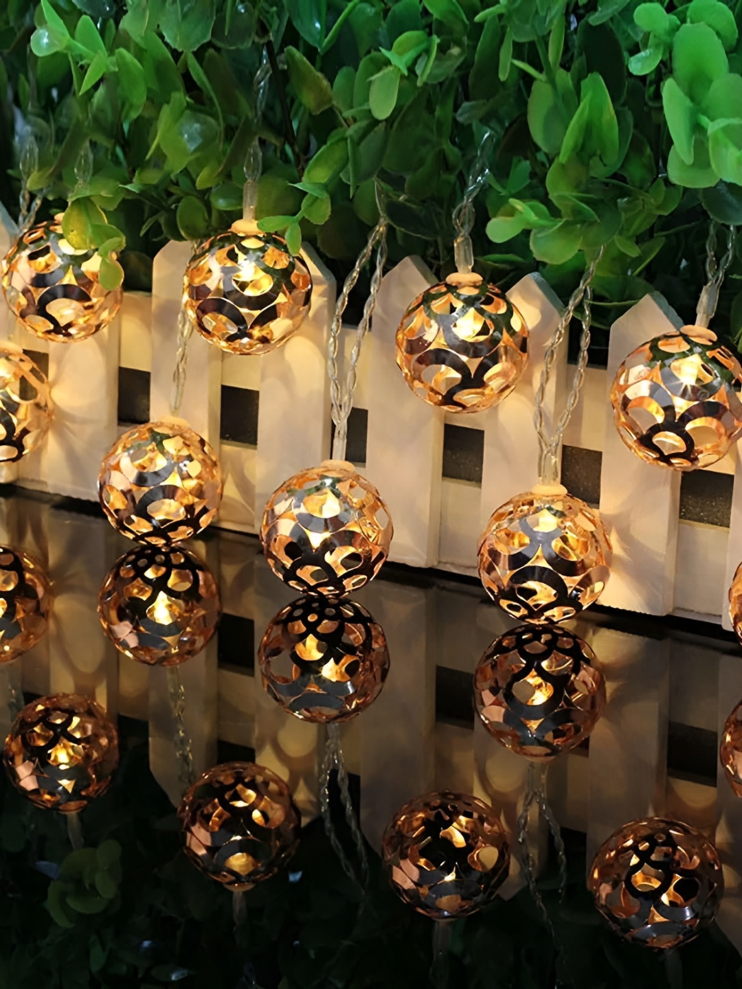

SPARK WORLD Yellow Metal Ball LED String Light