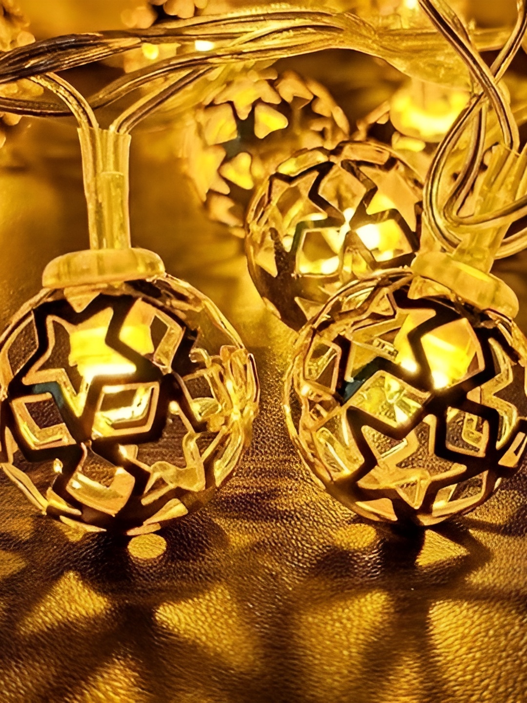 

SPARK WORLD LED String Lights, Gold
