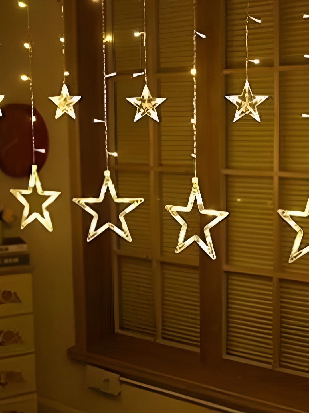 

SPARK WORLD Yellow Star Shape LED String Lights