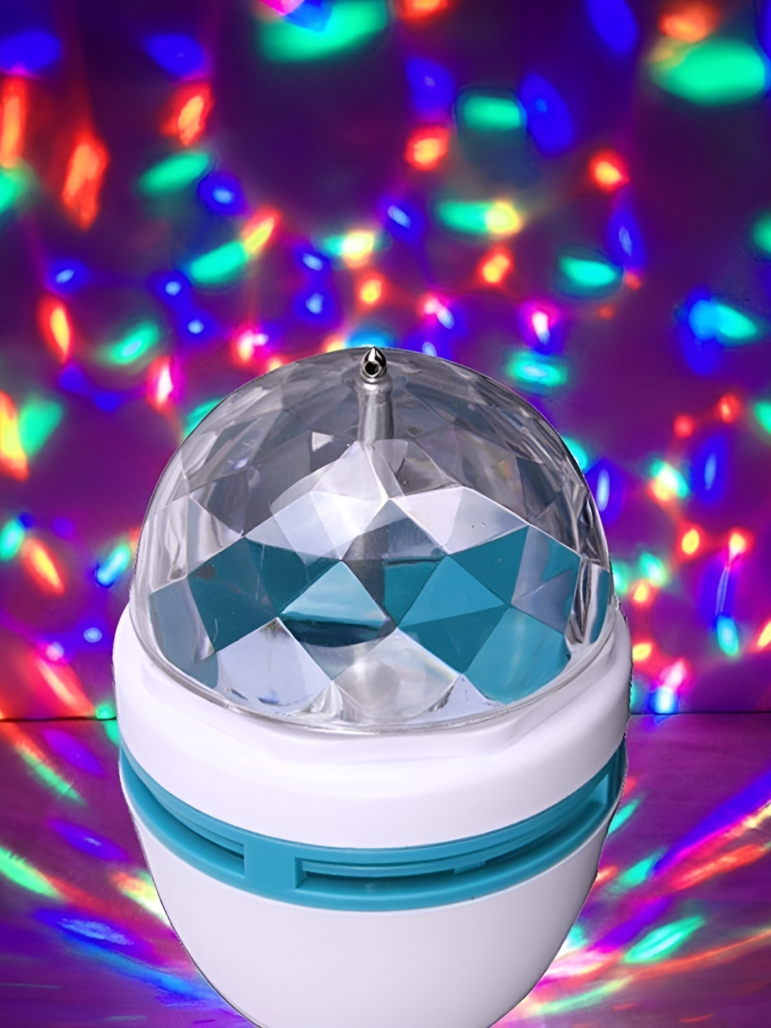 

SPARK WORLD White & Green Cylindrical LED Bulb