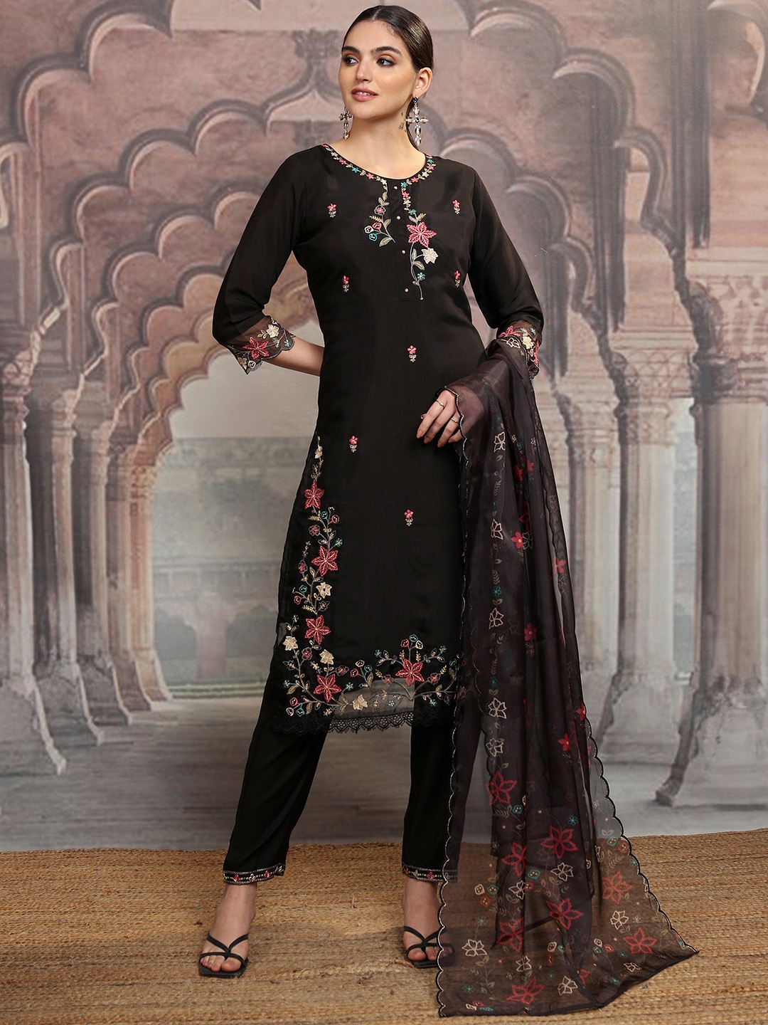 

Vishudh Floral Embroidered Regular Thread Work Kurta with Trouser & Dupatta, Black