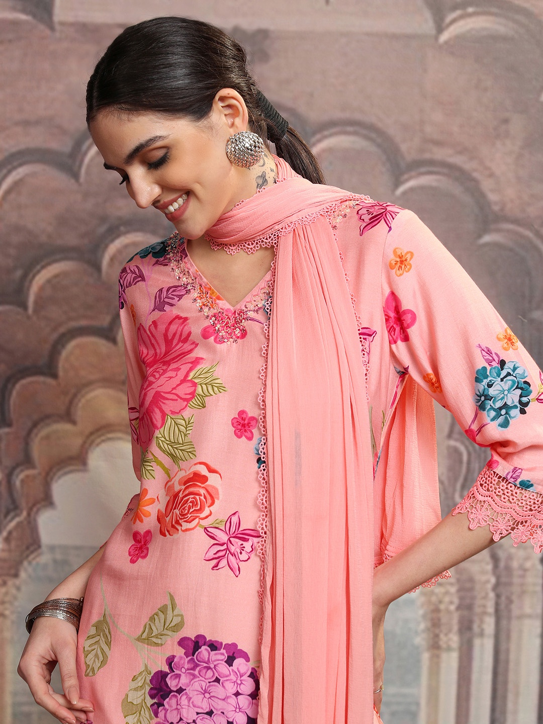 

Vishudh Floral Printed Regular Beads and Stones Kurta with Trouser & Dupatta, Pink