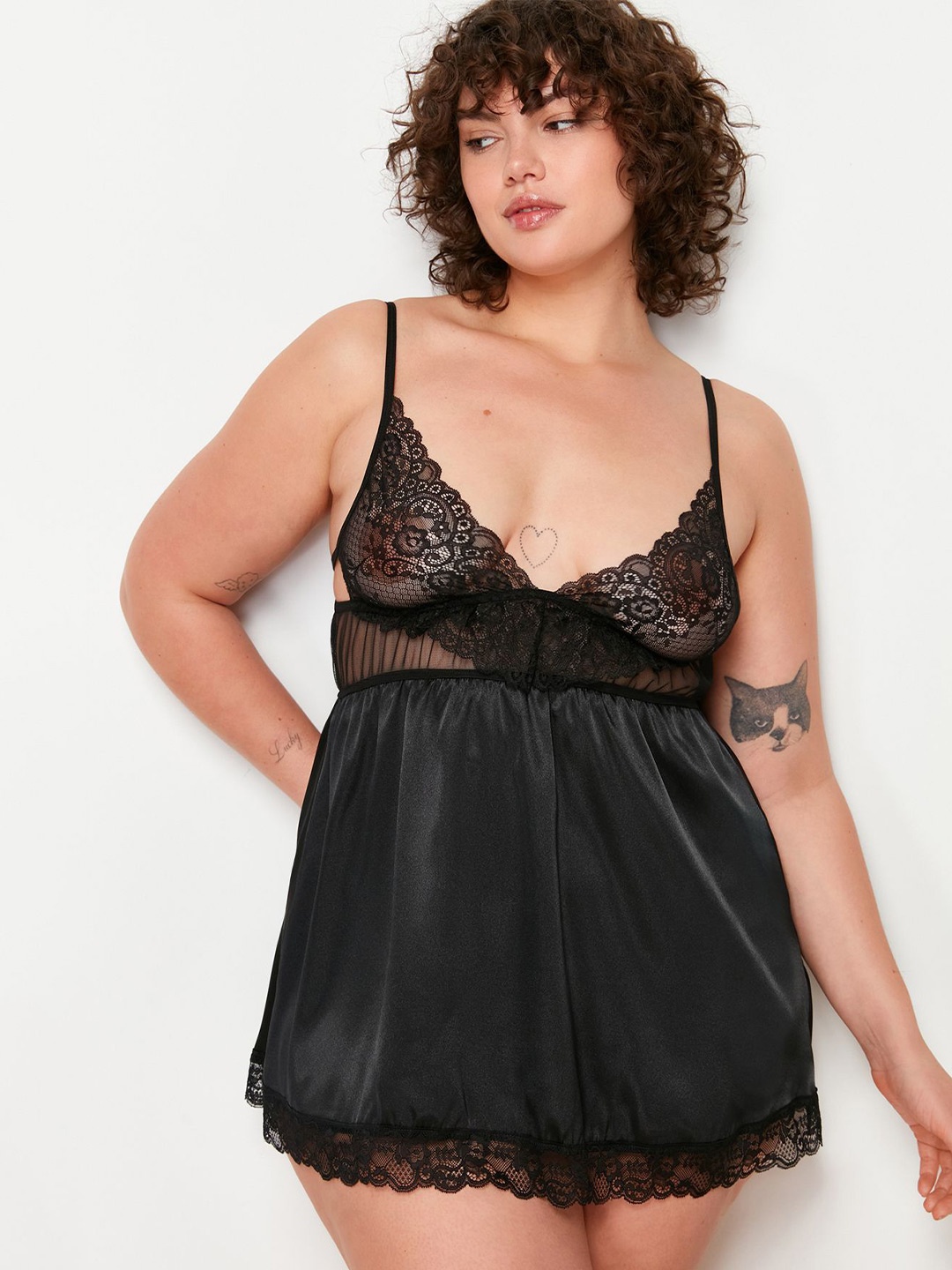 

Trendyol Baby Doll with High-Low, Black