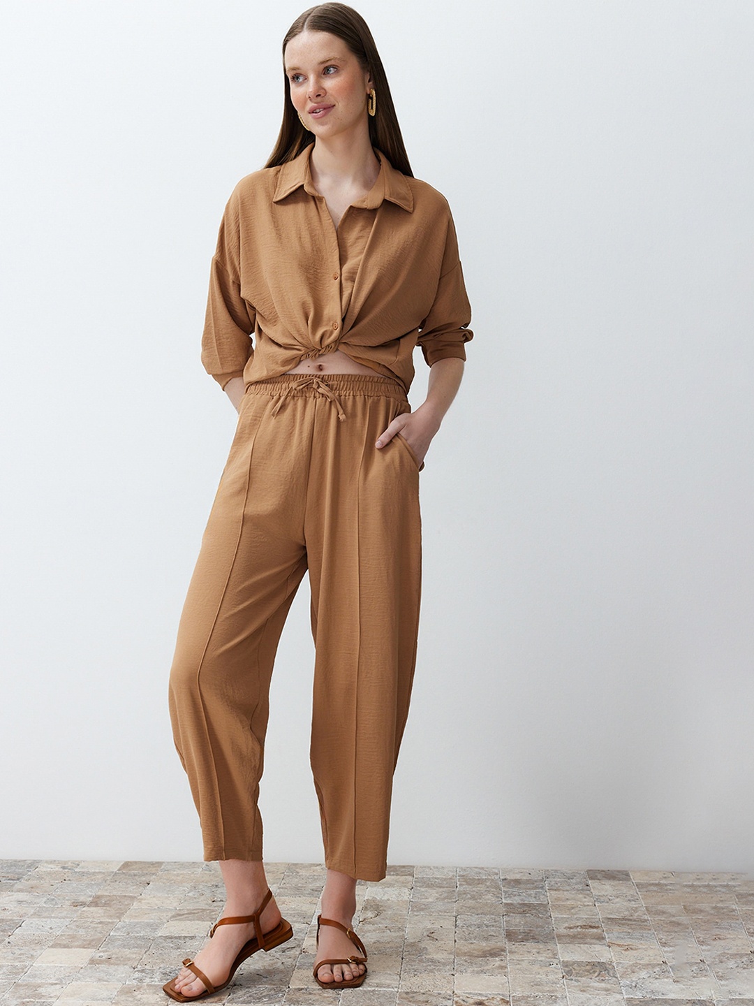 

Trendyol Shirt With Trousers Co-Ords, Camel brown