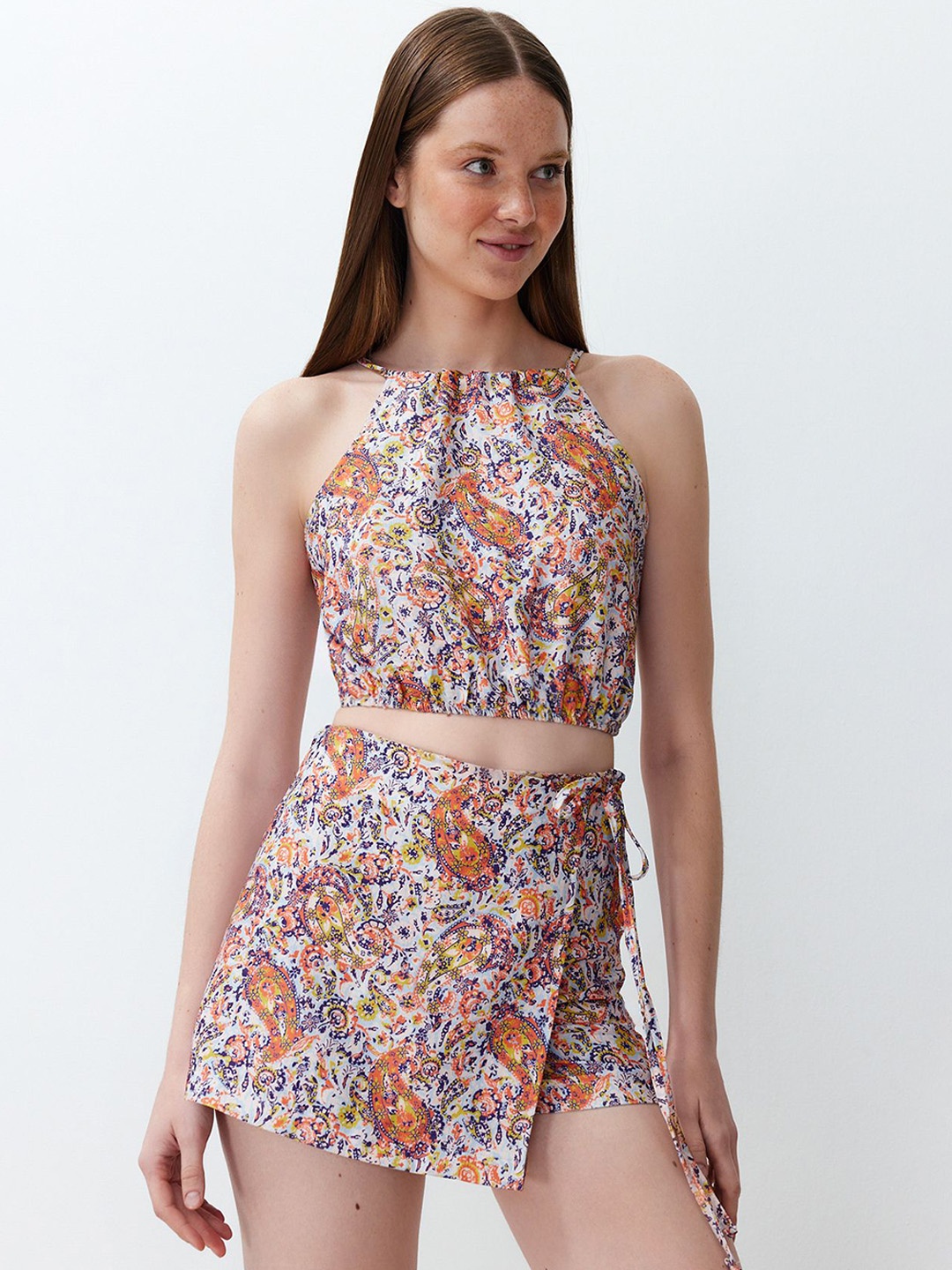 

Trendyol Floral Printed Halter Neck Top With Skorts, White