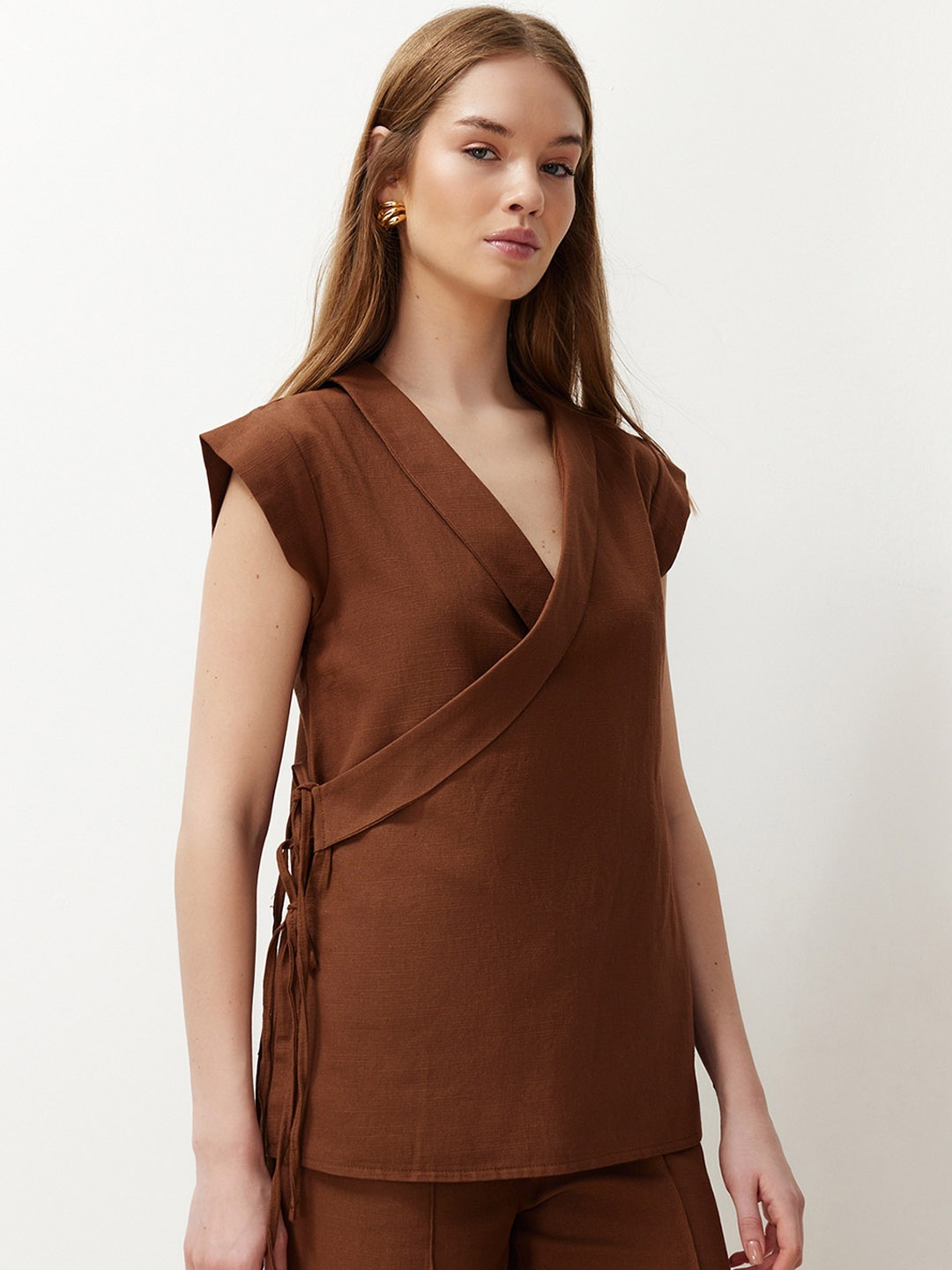 

Trendyol V-Neck Top With Trousers, Brown