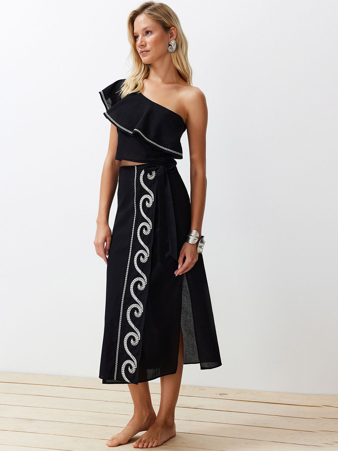 

Trendyol Embroidered One Shoulder Pure Cotton Top Wiht Skirt, Black