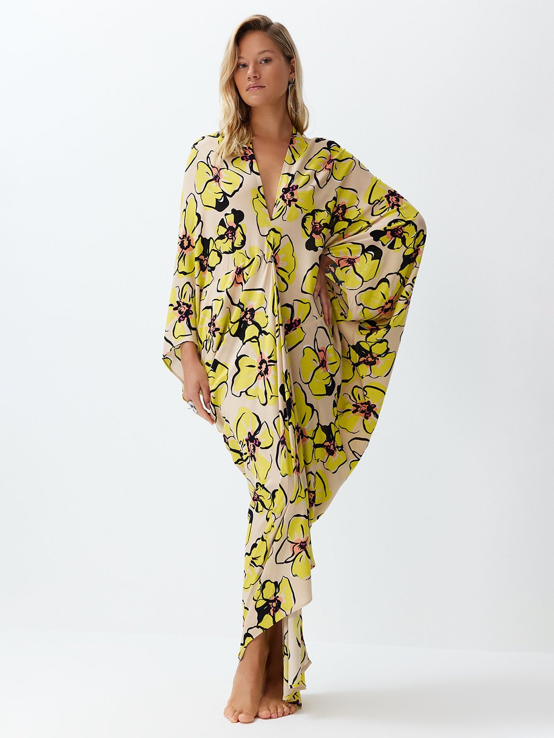 

Trendyol Women Floral Print Kimono Sleeve Kaftan Maxi Dress, Multi