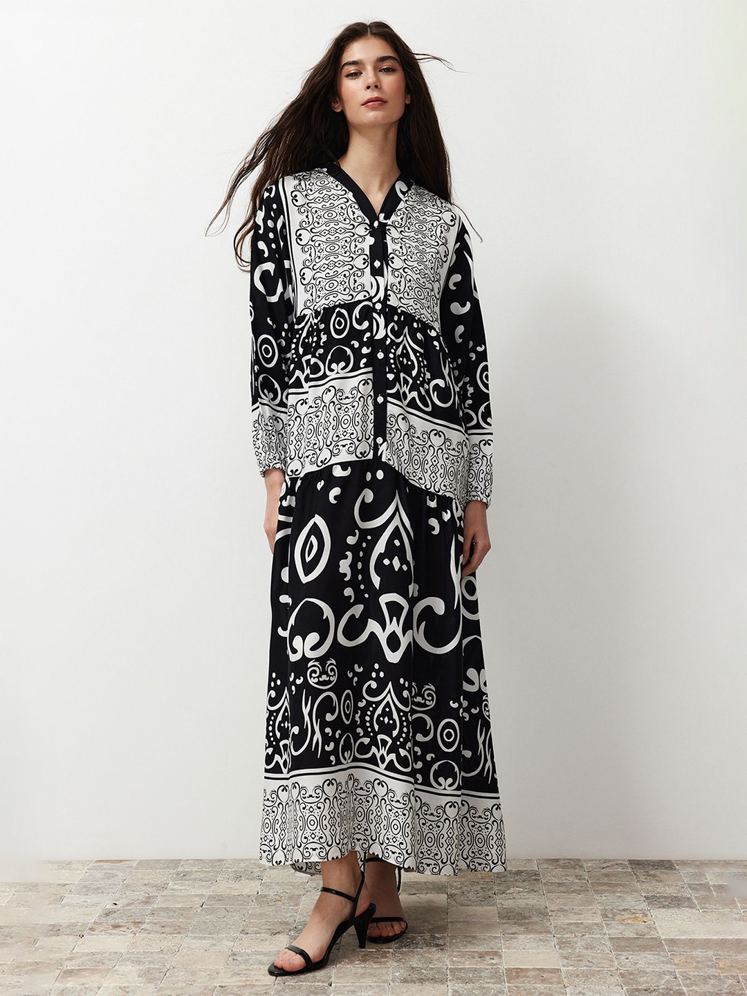 

Trendyol Women Ethnic Motifs Printed Maxi Dress, Na