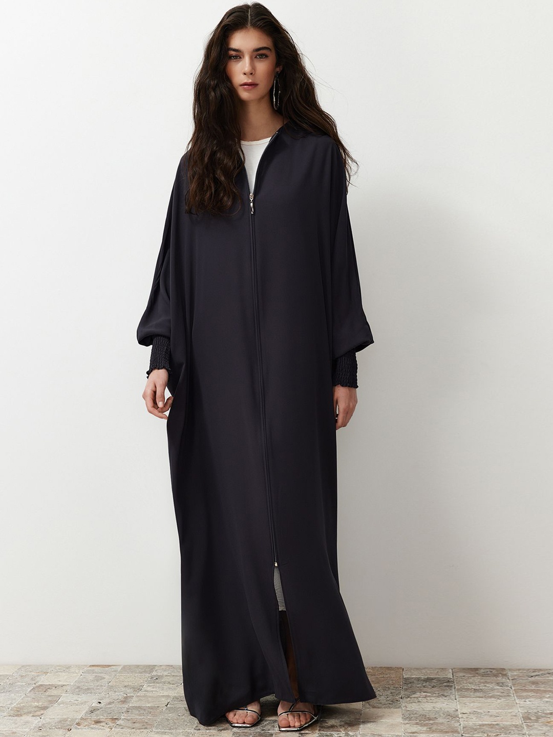 

Trendyol Round Neck Long Sleeves Abaya, Navy blue