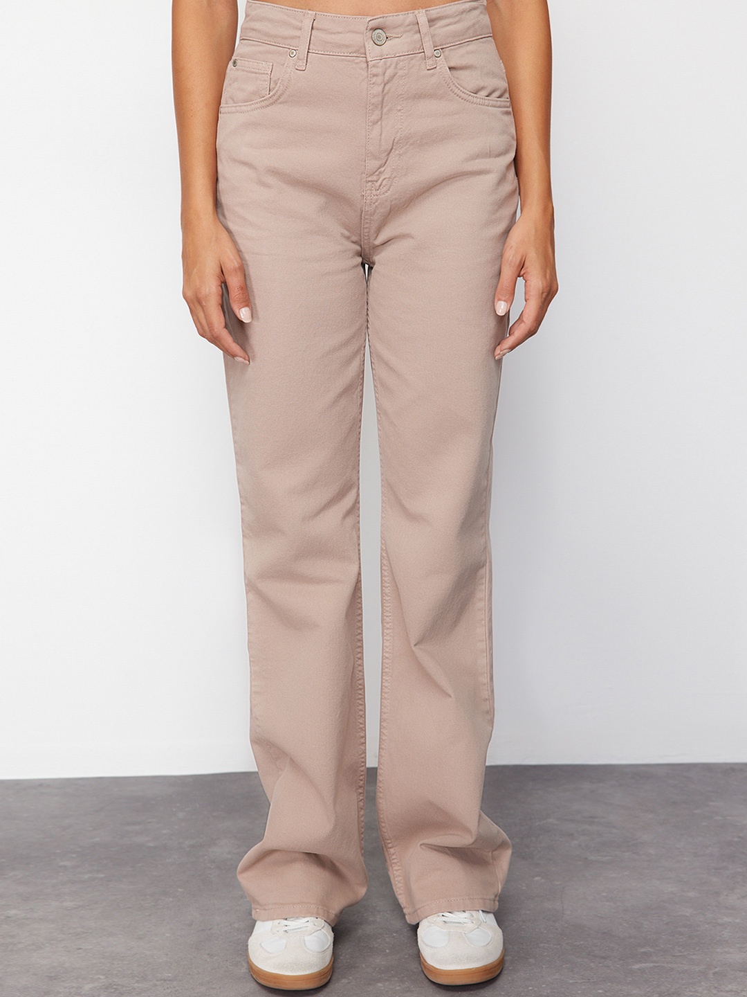 

Trendyol Women Solid High-Rise Jeans, Na