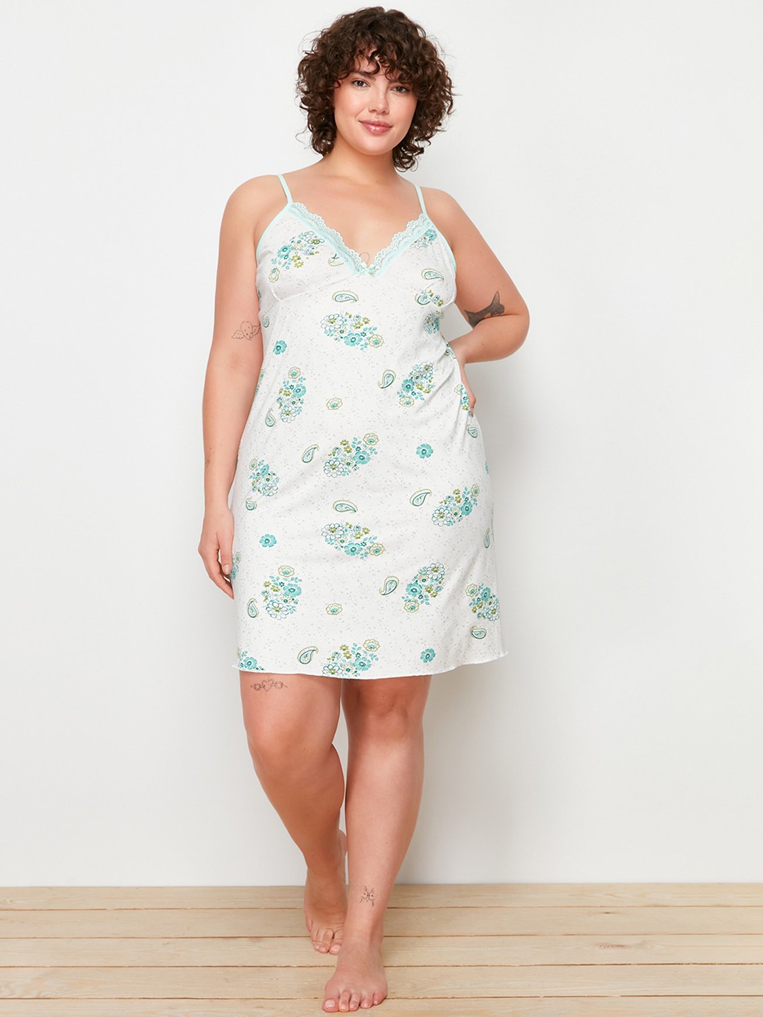 

Trendyol Plus Size Floral Printed Shoulder Straps Nightdress, White