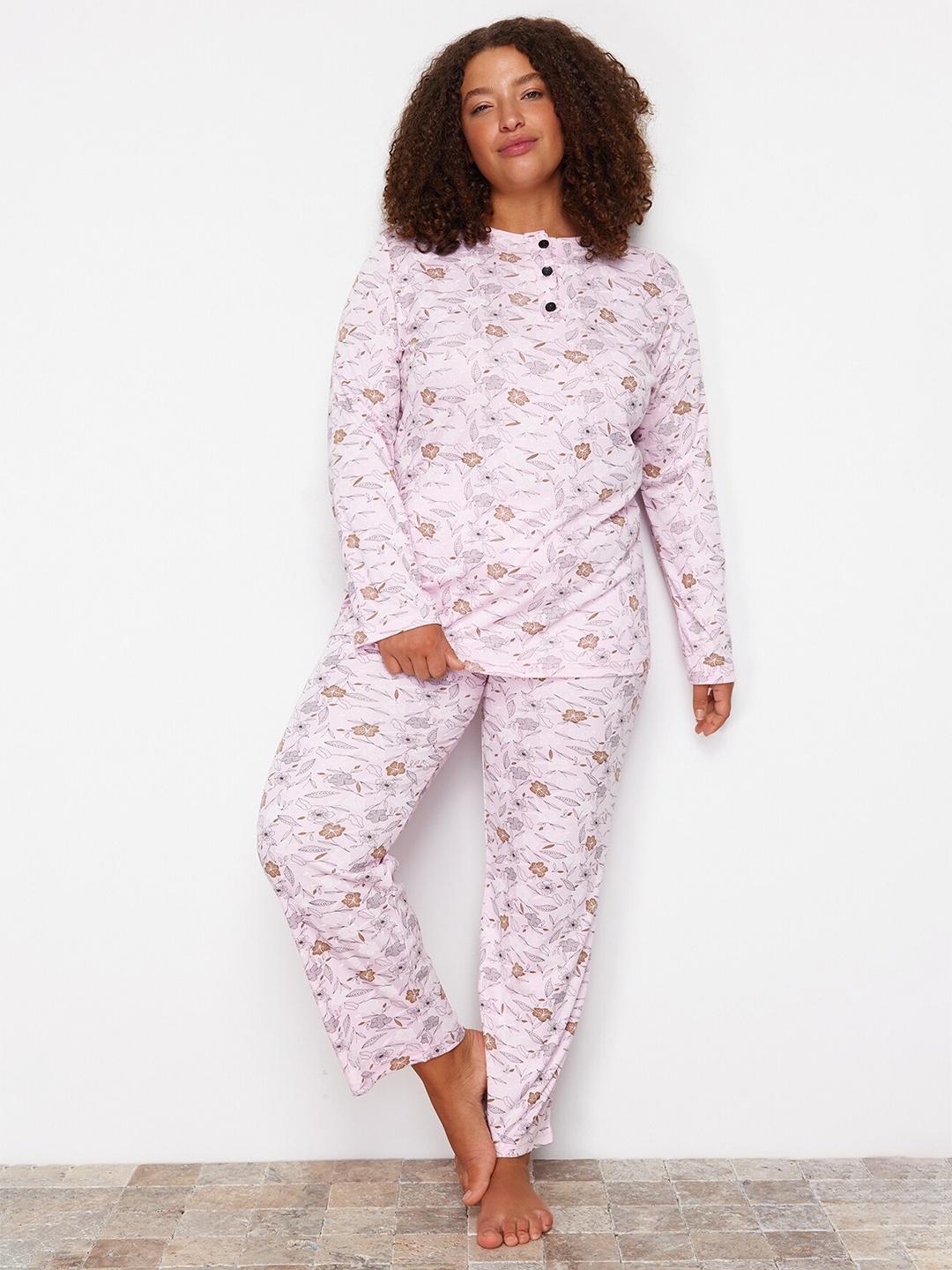 

Trendyol Plus Size Floral Printed Nightsuit, Pink