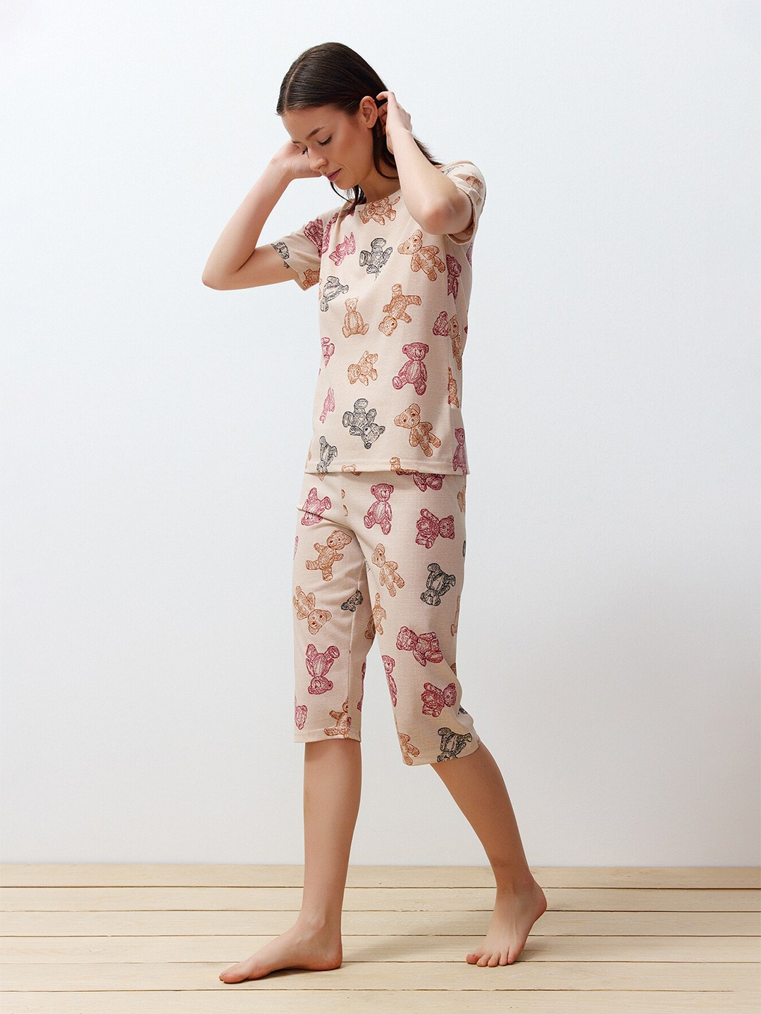 

Trendyol Conversational Printed T-Shirt With Shorts, Beige