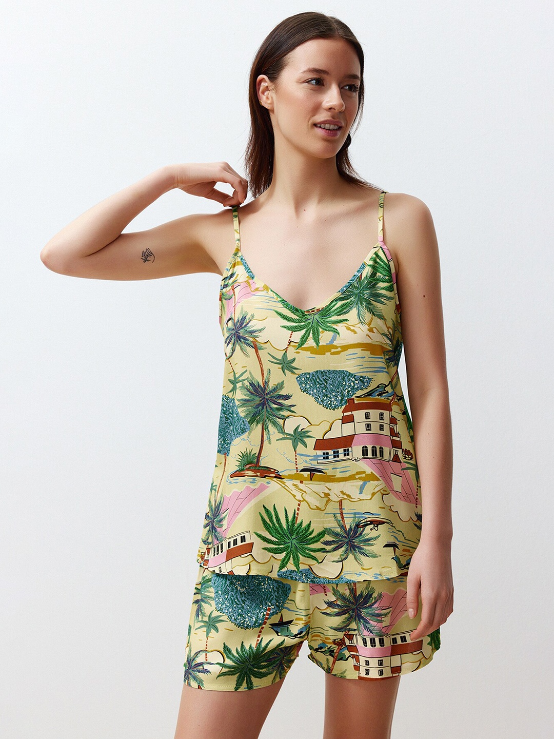 

Trendyol Tropical Printed Sleeveless Nightsuit, Yellow