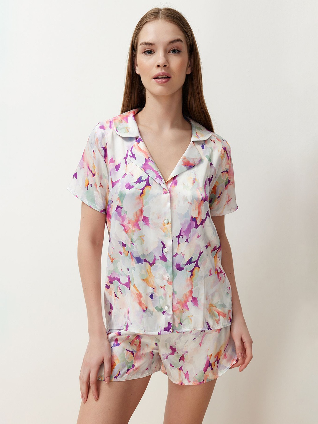 

Trendyol Abstract Printed Shirt & Shorts Set, White