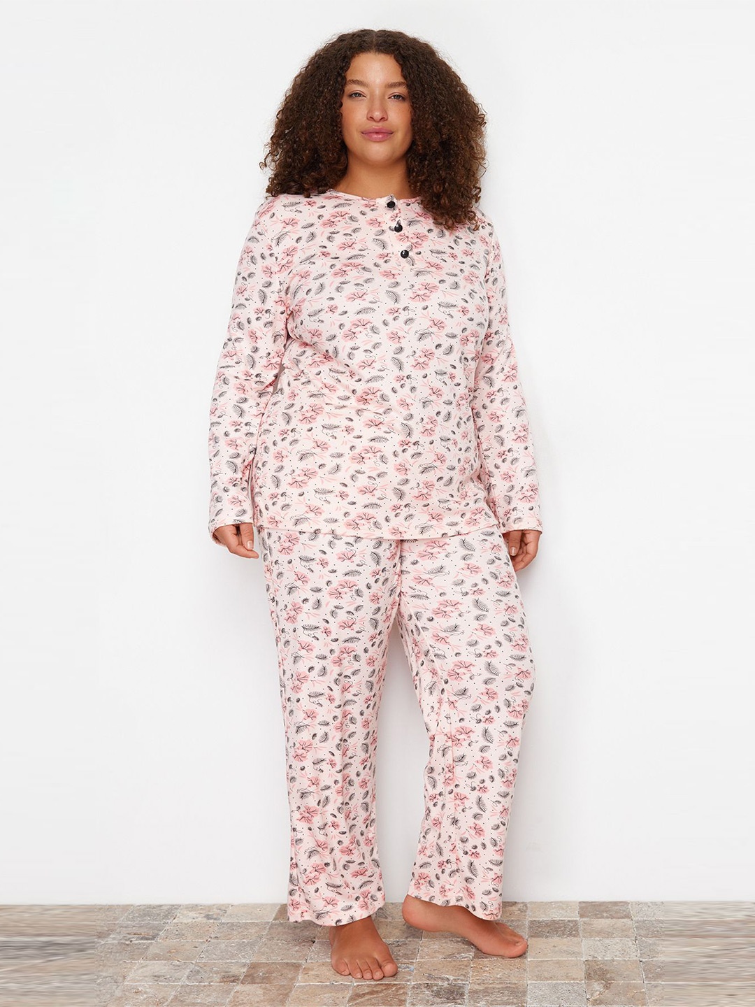 

Trendyol Conversational Printed Top With Trousers, Pink