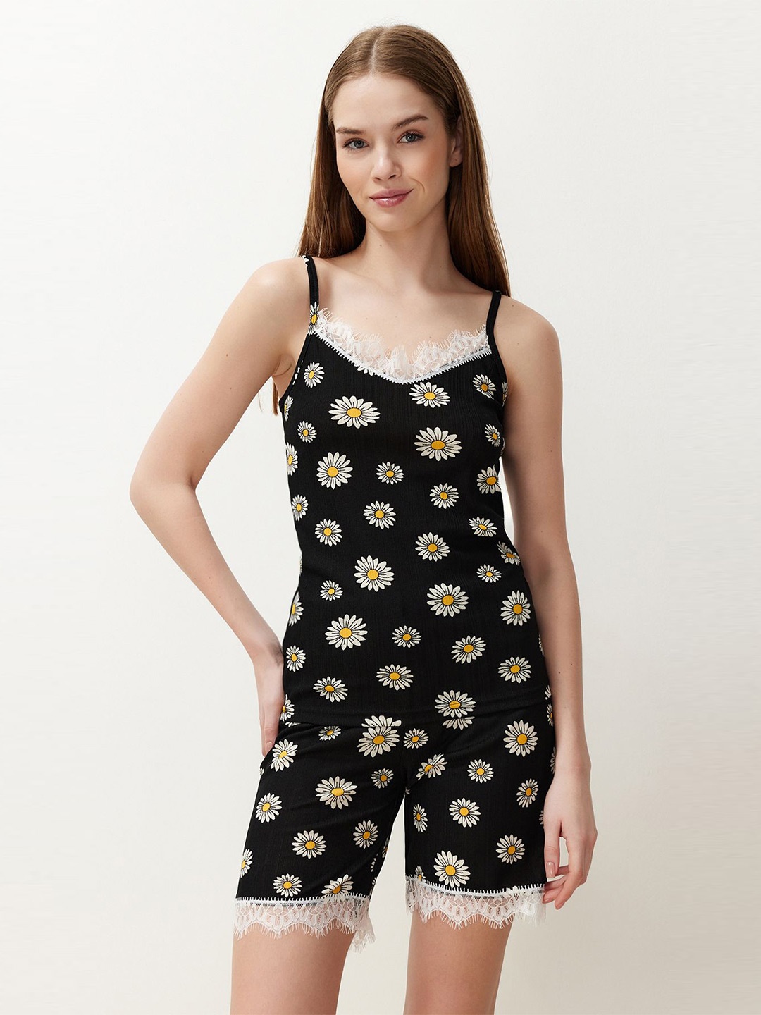 

Trendyol Floral Printed Night suit, Black