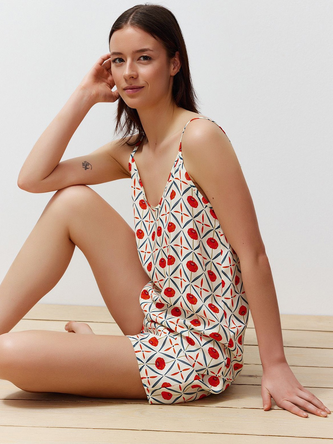 

Trendyol Geometric Printed Nightsuit, White