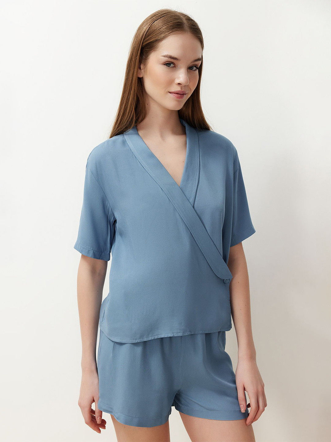 

Trendyol V-Neck Top With Shorts, Blue