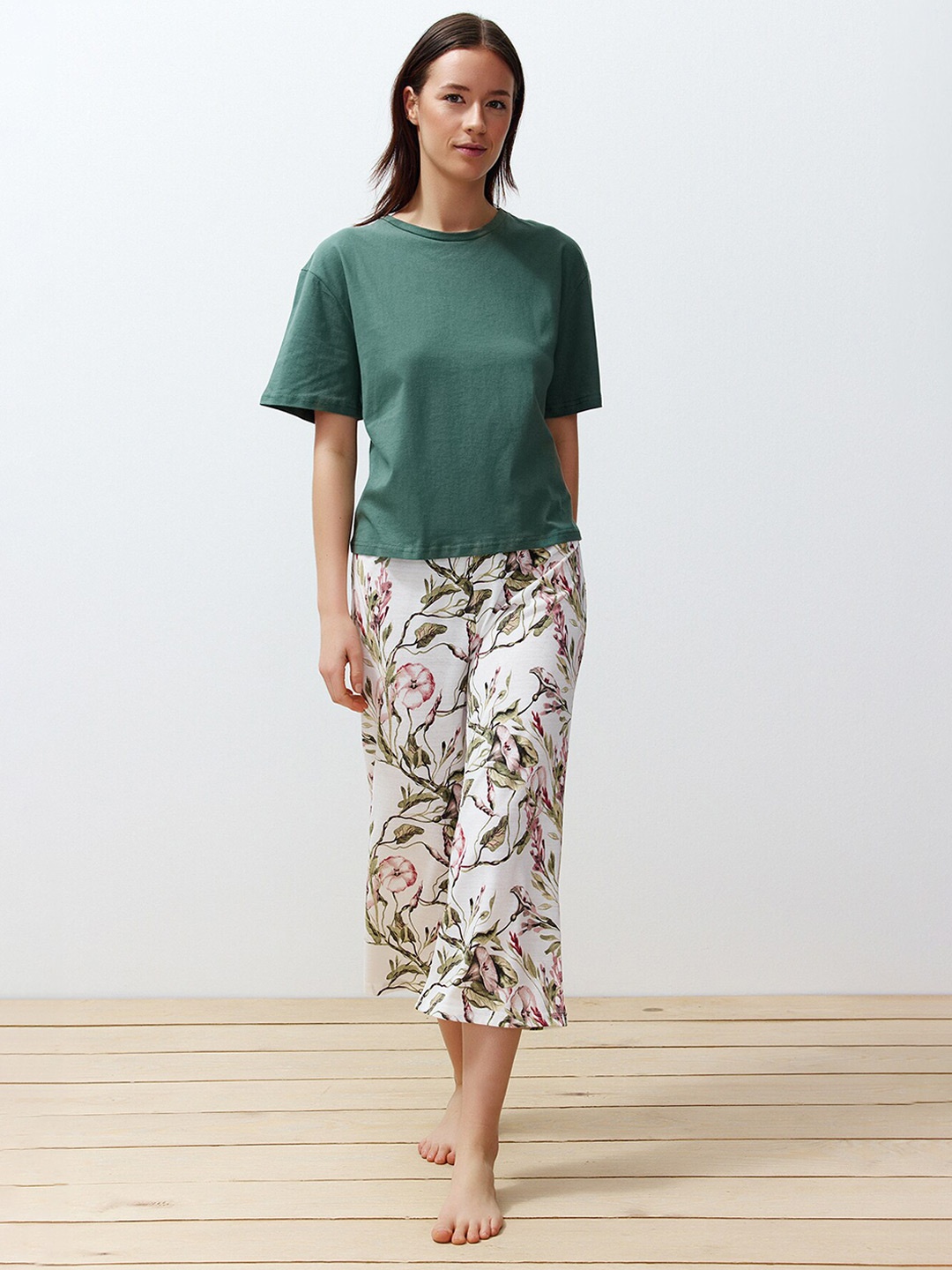 

Trendyol Graphic Printed Night suit, Green