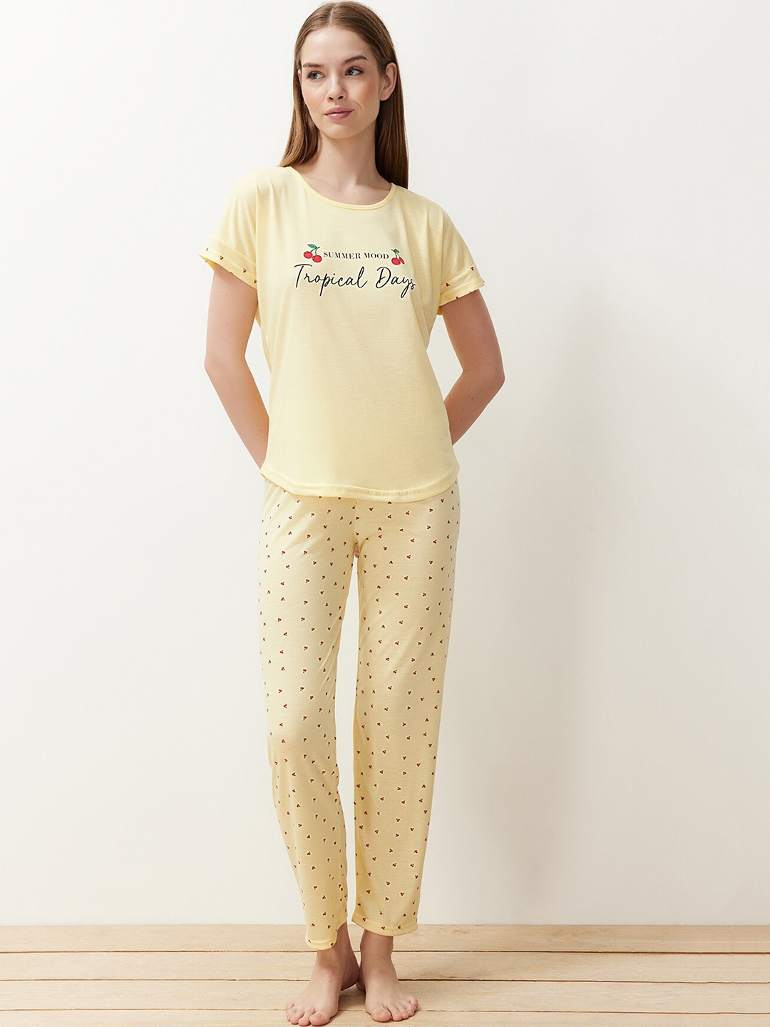 

Trendyol Typography Printed Night suit, Yellow