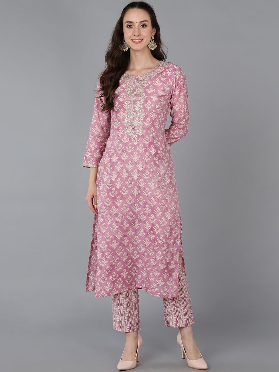 

Anouk Geometric Round Neck Regular Sleeves Sequinned Straight Kurta, Pink