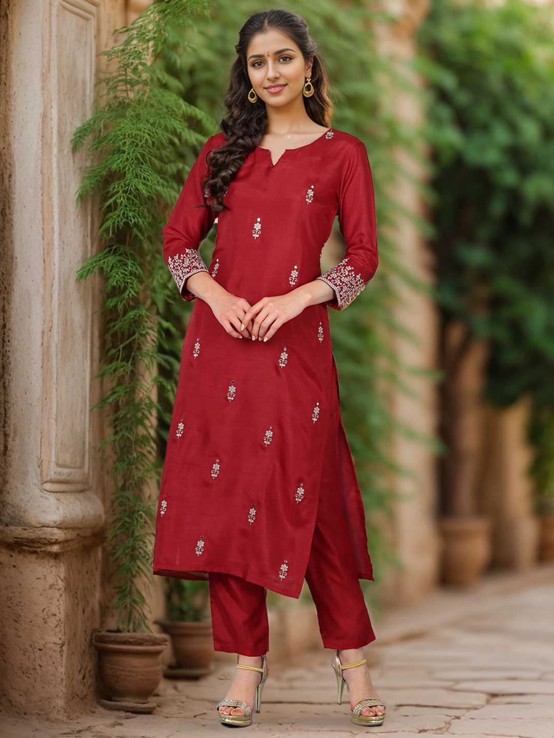 

Anouk Women Embroidered Thread Work Kurta, Red