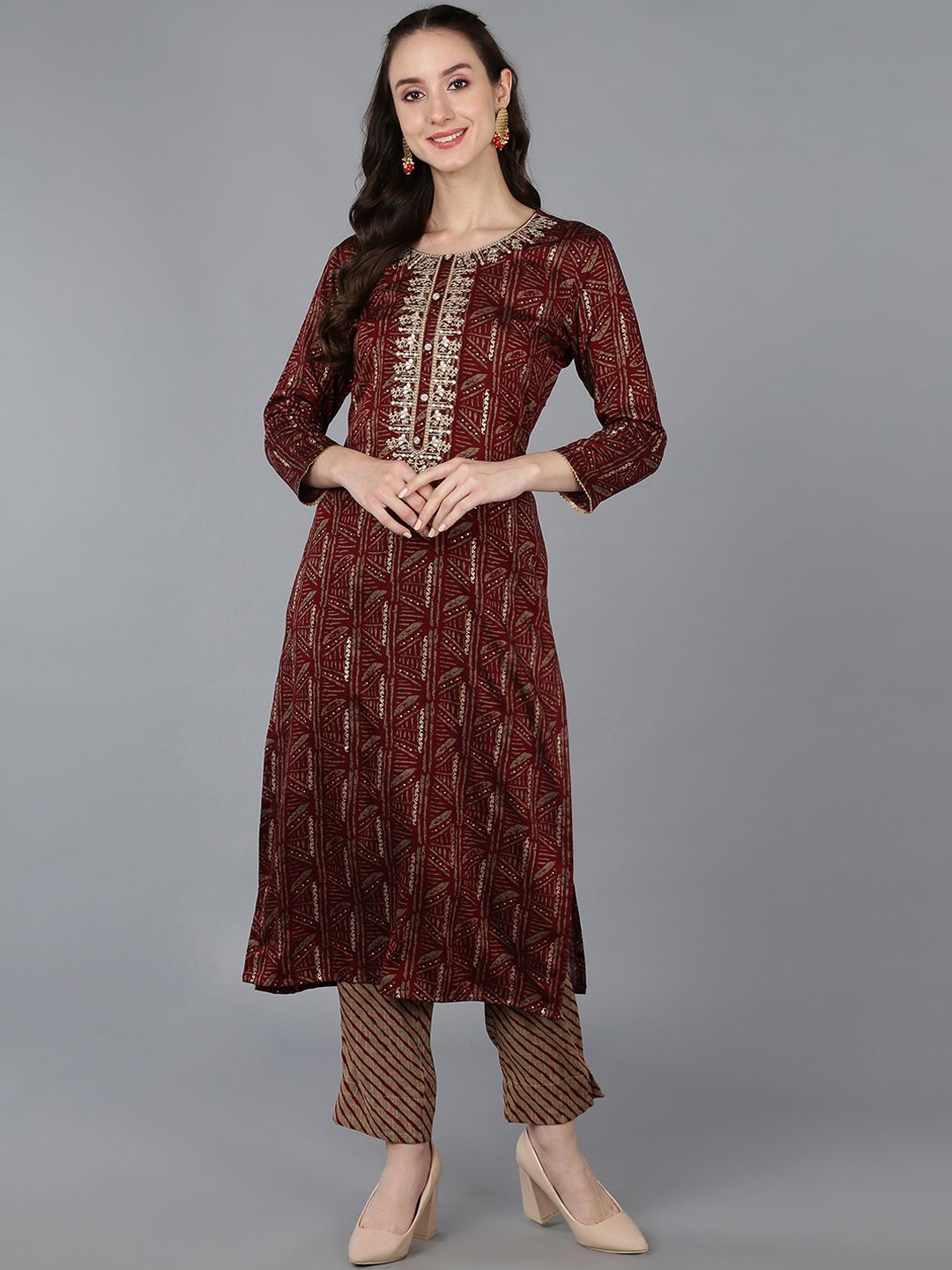 

Anouk Women Abstract Printed Embroidered Yoke Design Zari Work Straight Kurta, Maroon