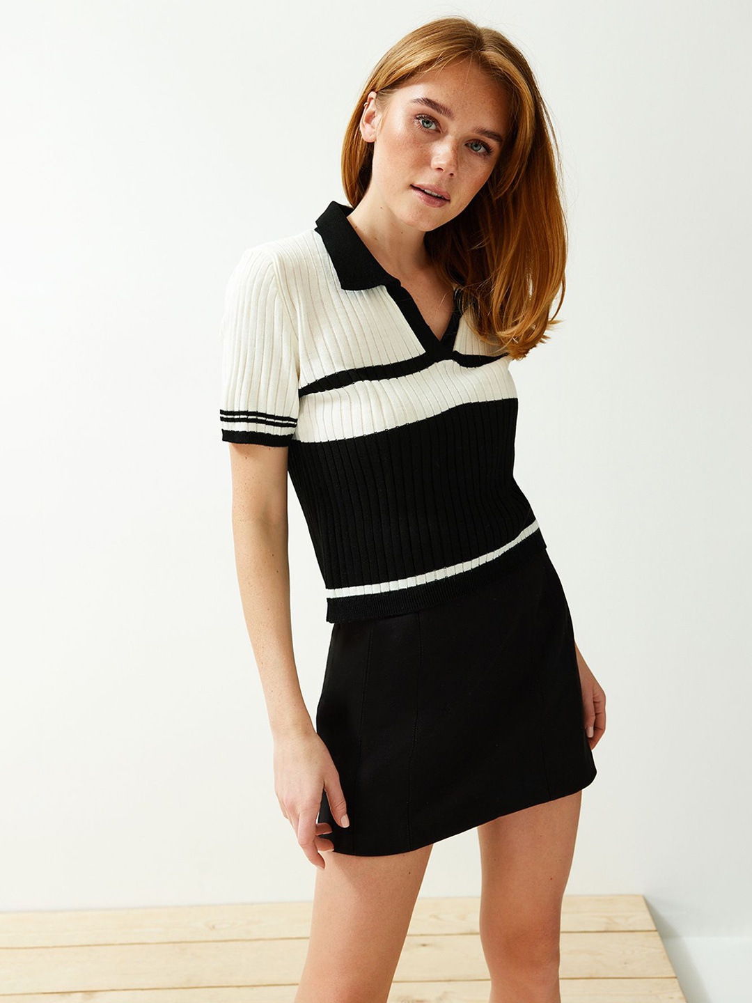 

Trendyol Colourblocked Crop Pullover Sweater, White