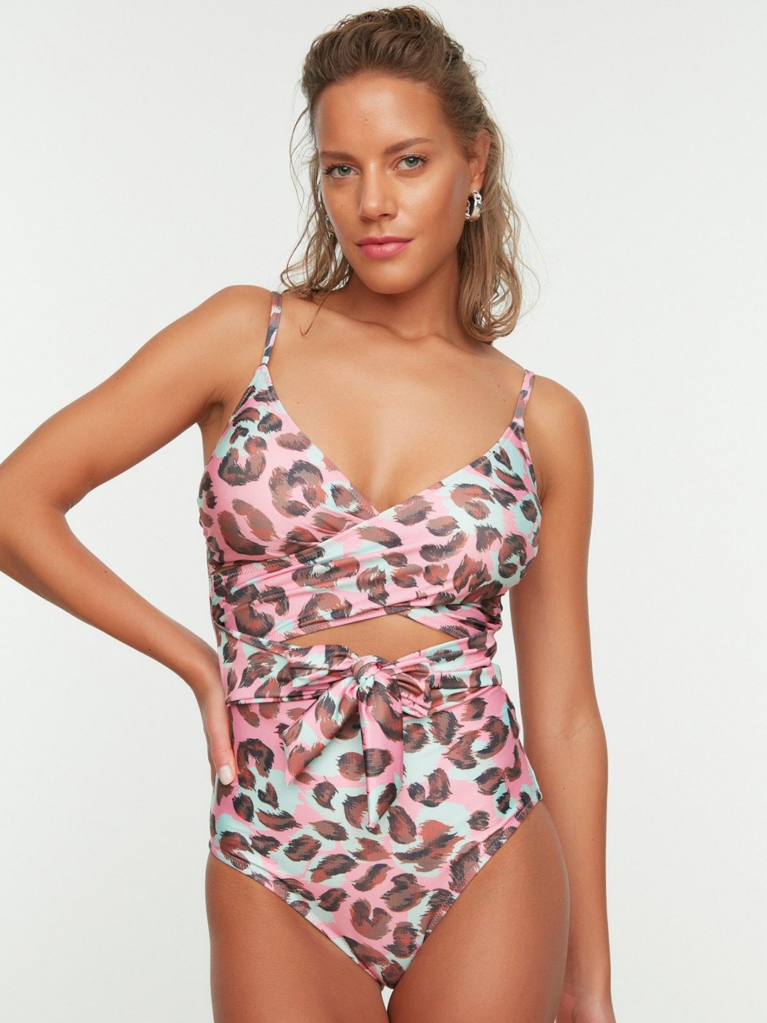 

Trendyol Abstract Printed Full Coverage Swim Bodysuit, White