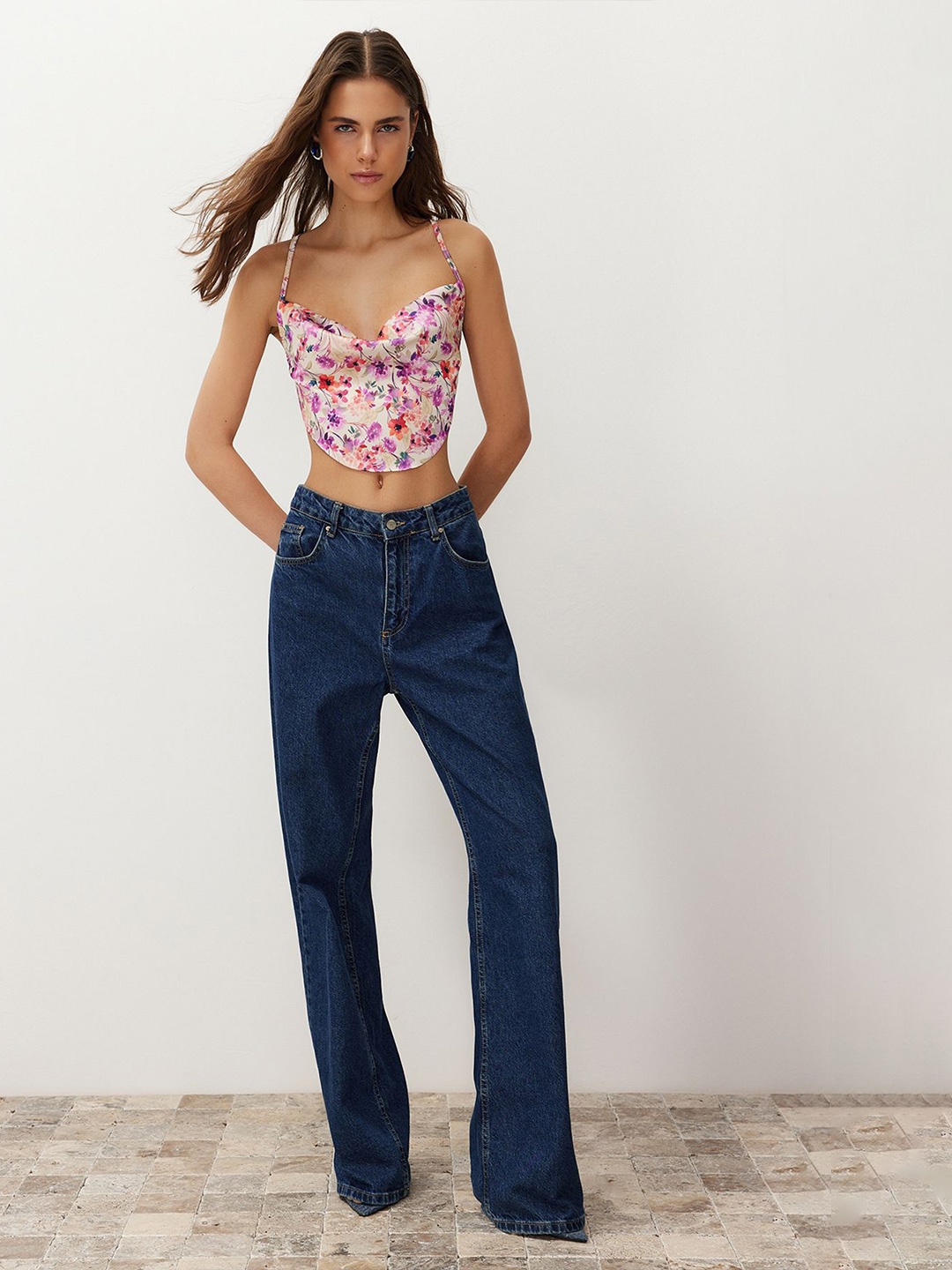 

Trendyol Floral Print Crop Top, Na
