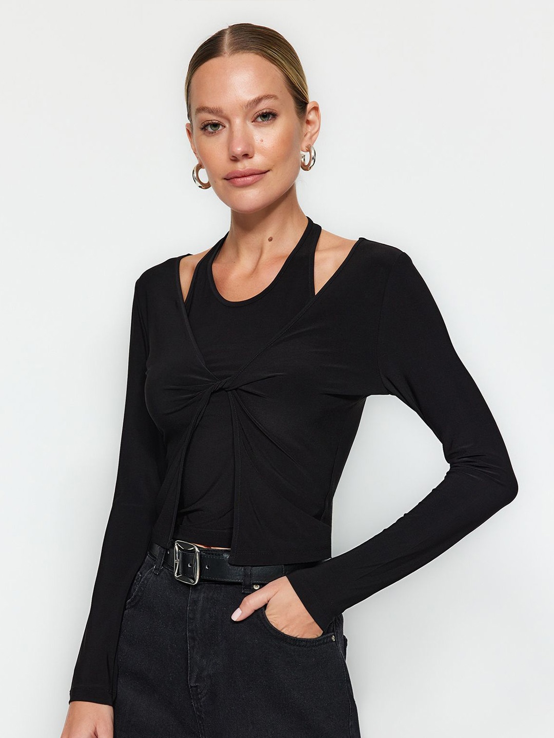 

Trendyol V-Neck Long Sleeves Top, Black