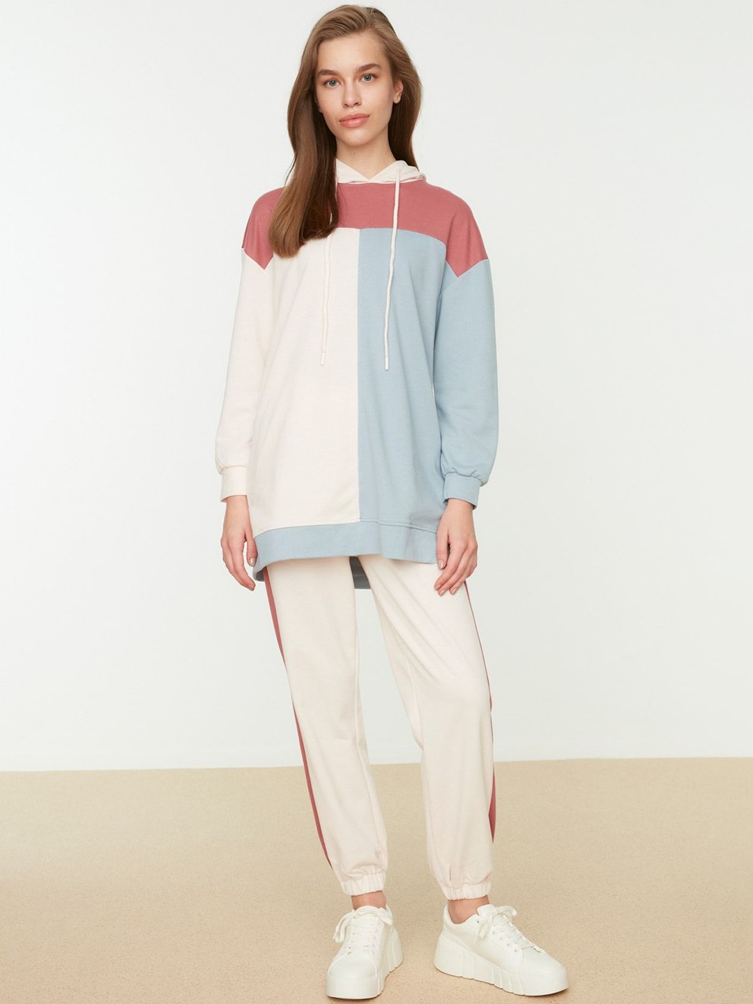 

Trendyol Women Colorblocked Sweatshirt & joggers, White