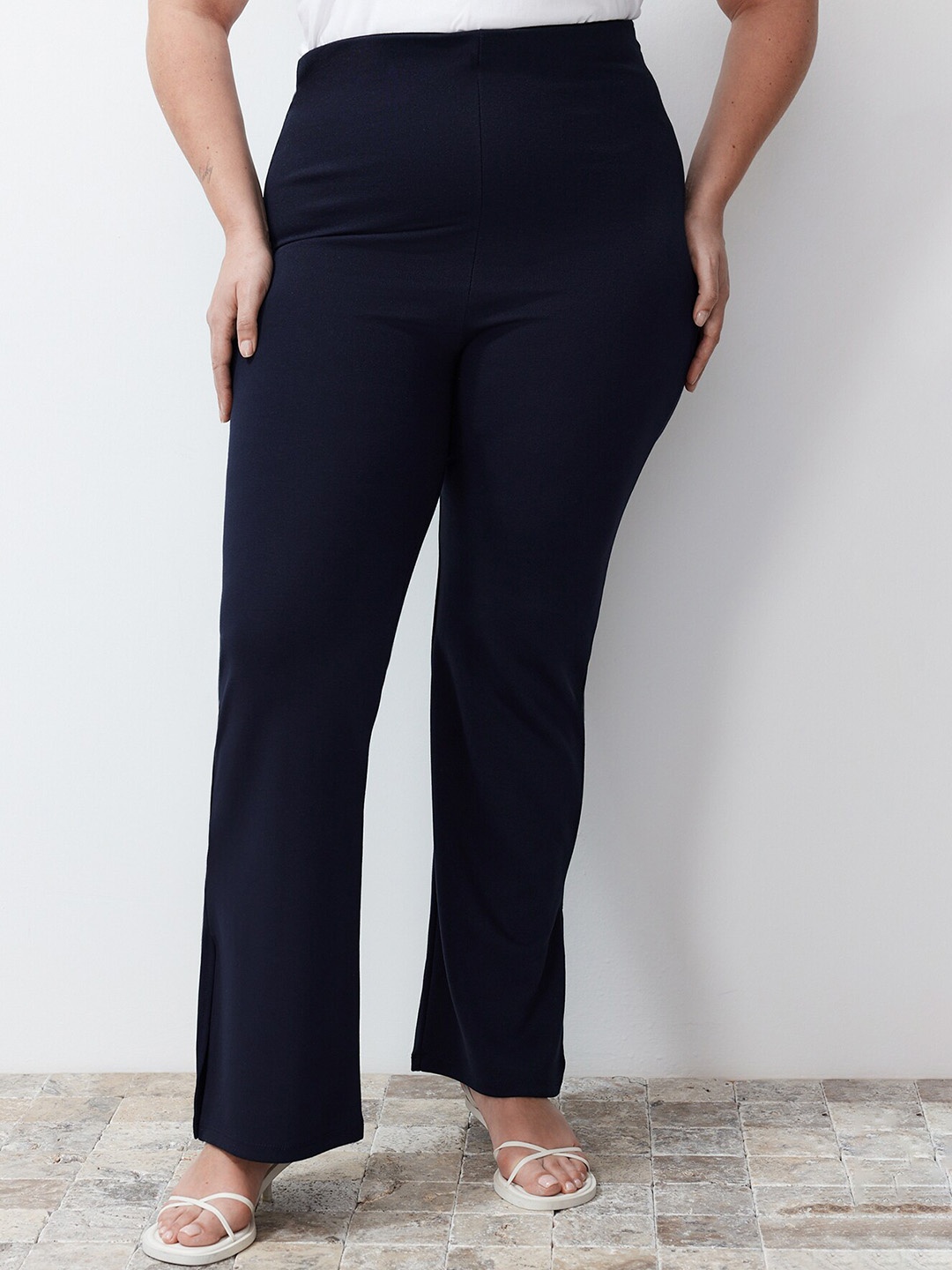 

Trendyol Women Trousers, Na