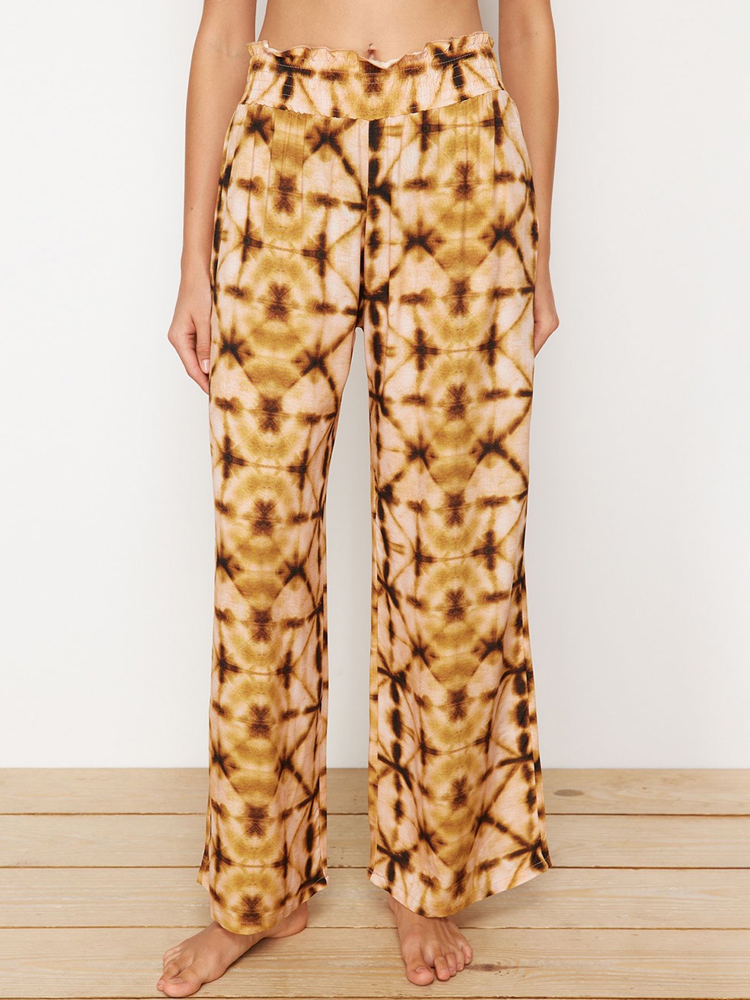 

Trendyol Women Printed Trousers, Yellow