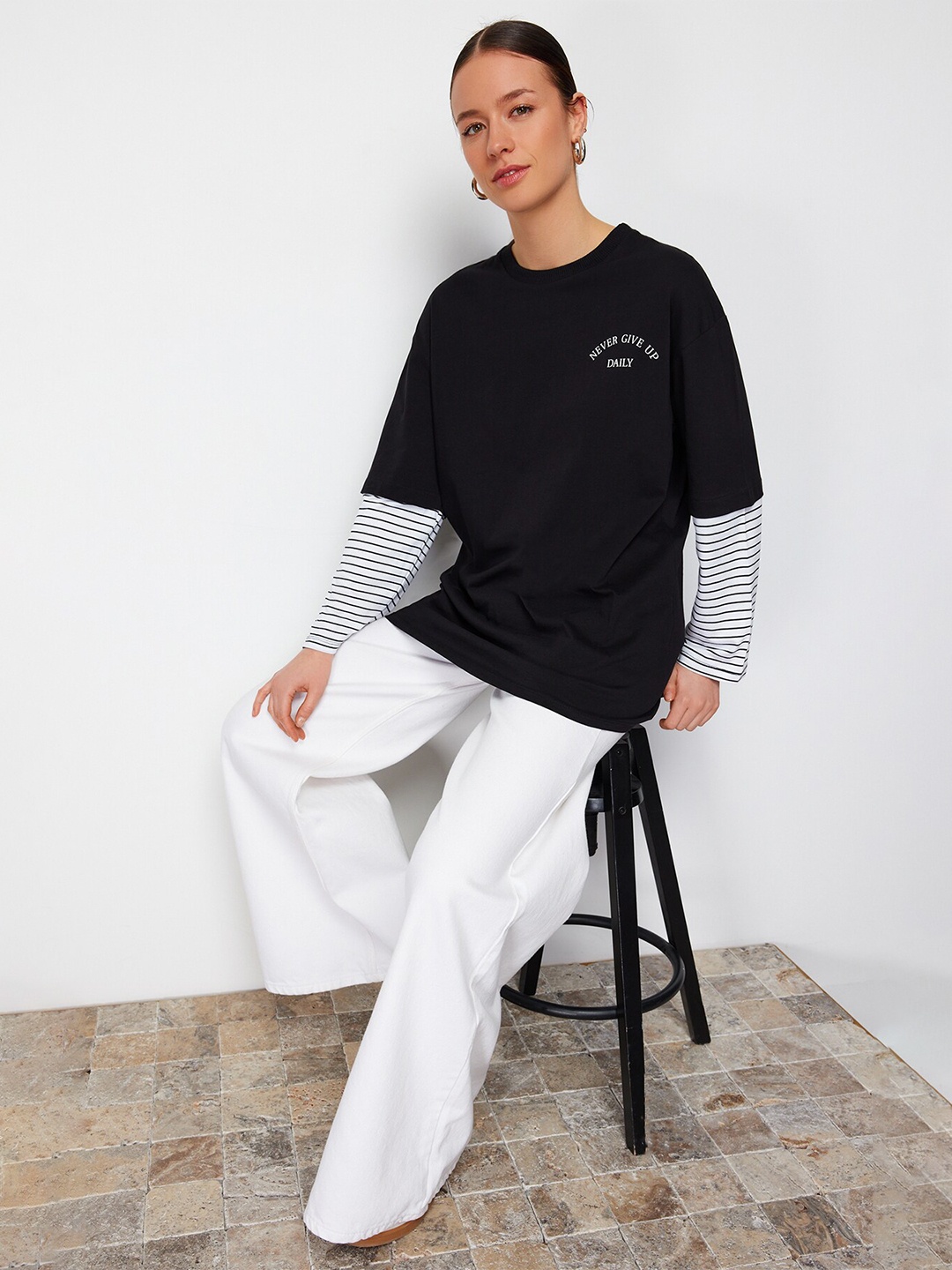 

Trendyol Henley Neck Pure Cotton T-shirt, Black